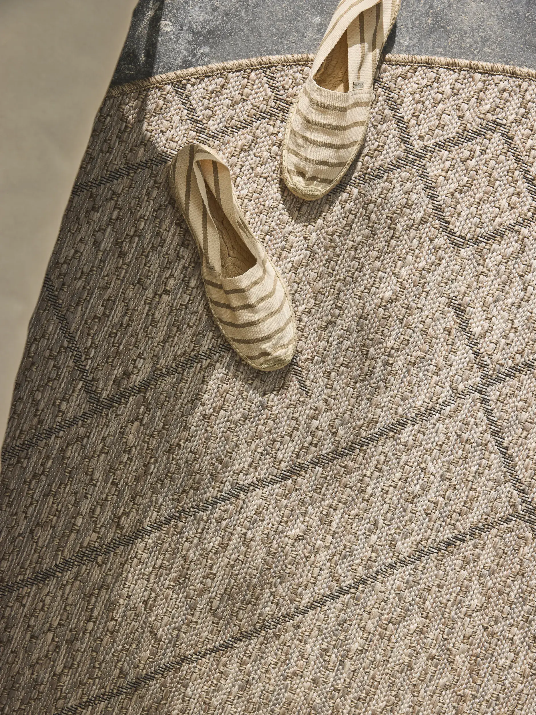 Rug made of 100% Polypropylen in Beige with a 100% Polypropylen high pile by benuta Nest