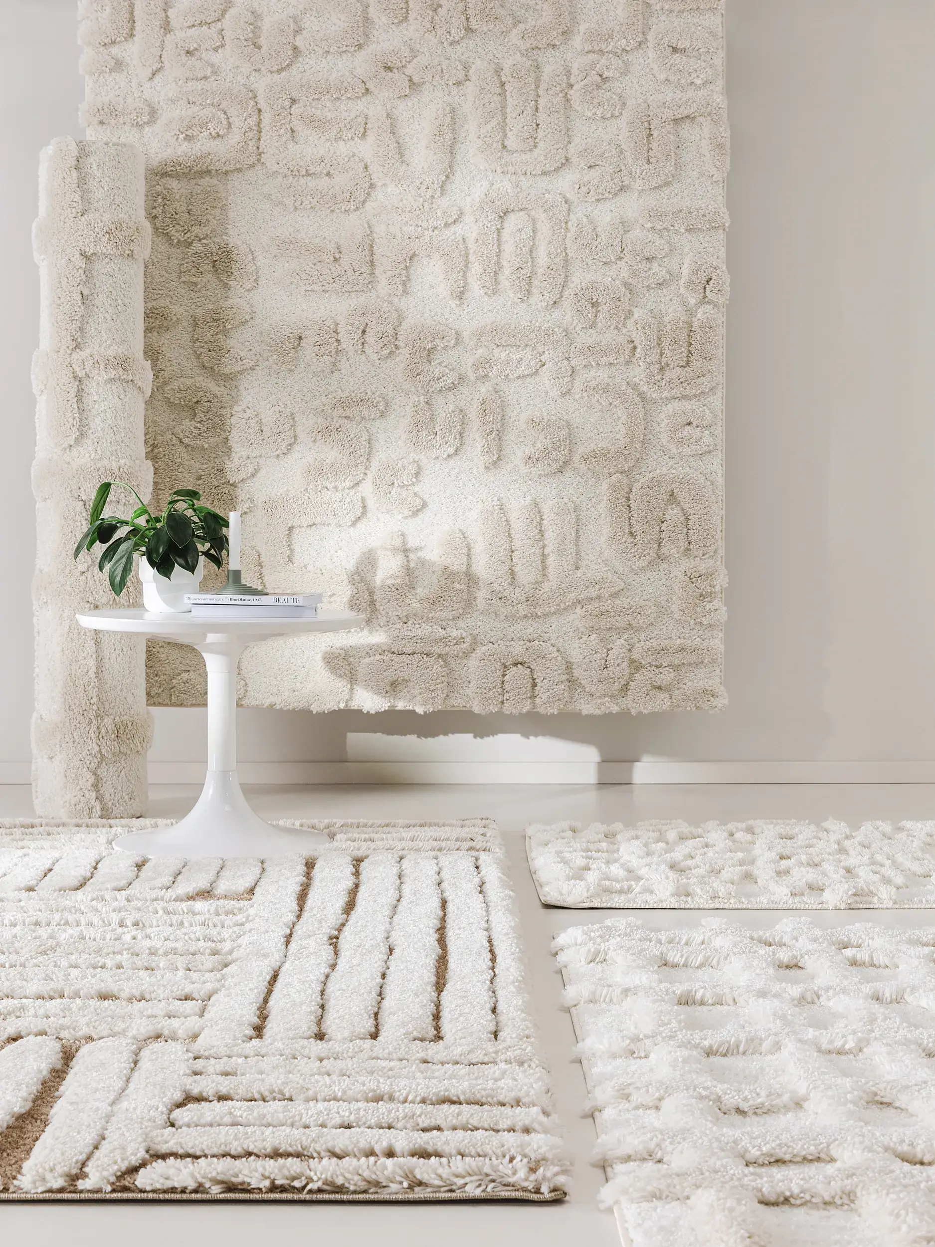 Teppich aus 80% Polypropylen, 20% Polyester in Beige mit 80% Polypropylen, 20% Polyester hohem Flor von benuta Pop