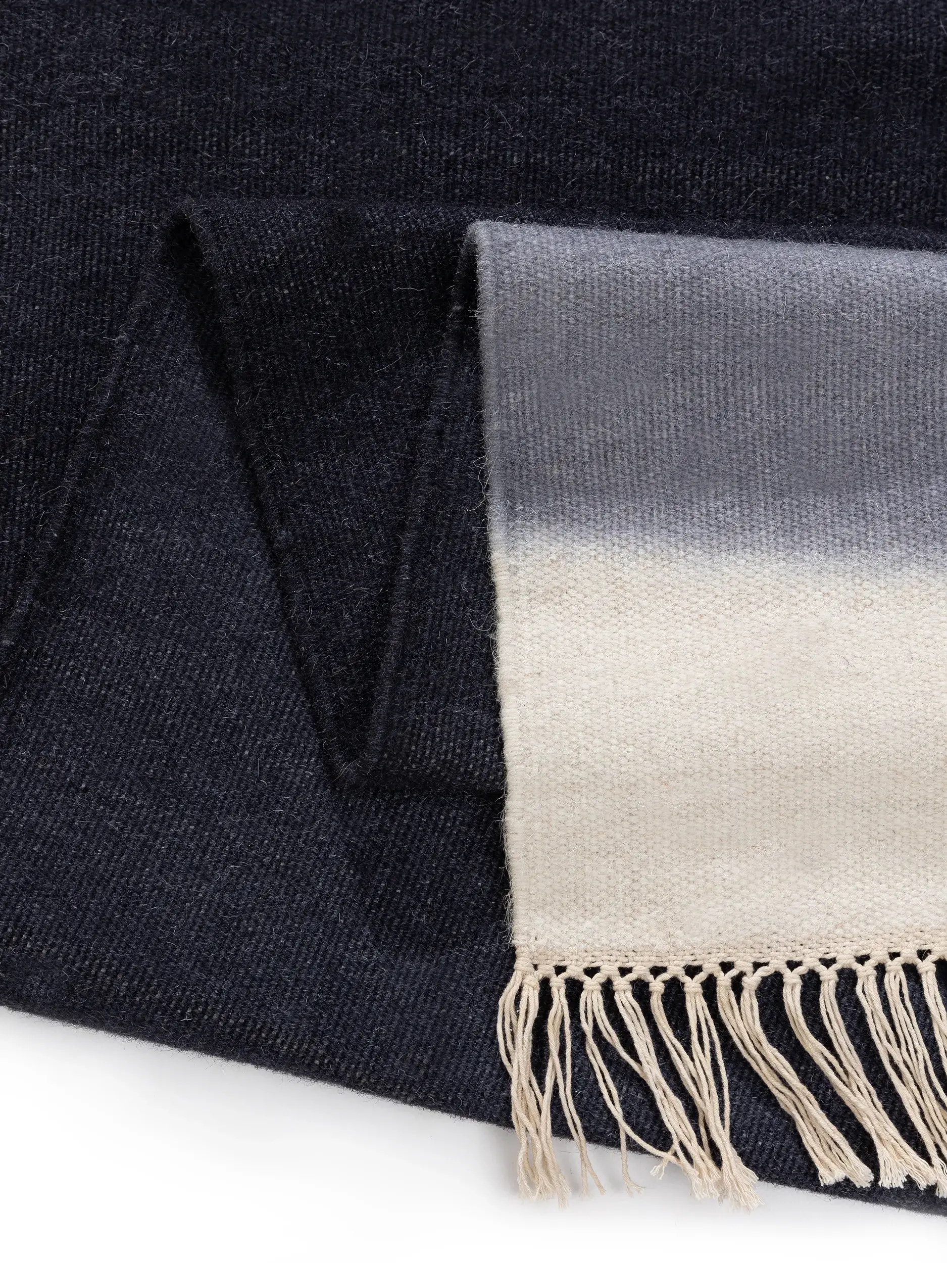 Teppich aus 80% Wolle, 20% Baumwolle in Blau mit 80% Wolle, 20% Baumwolle hohem Flor von benuta Pop