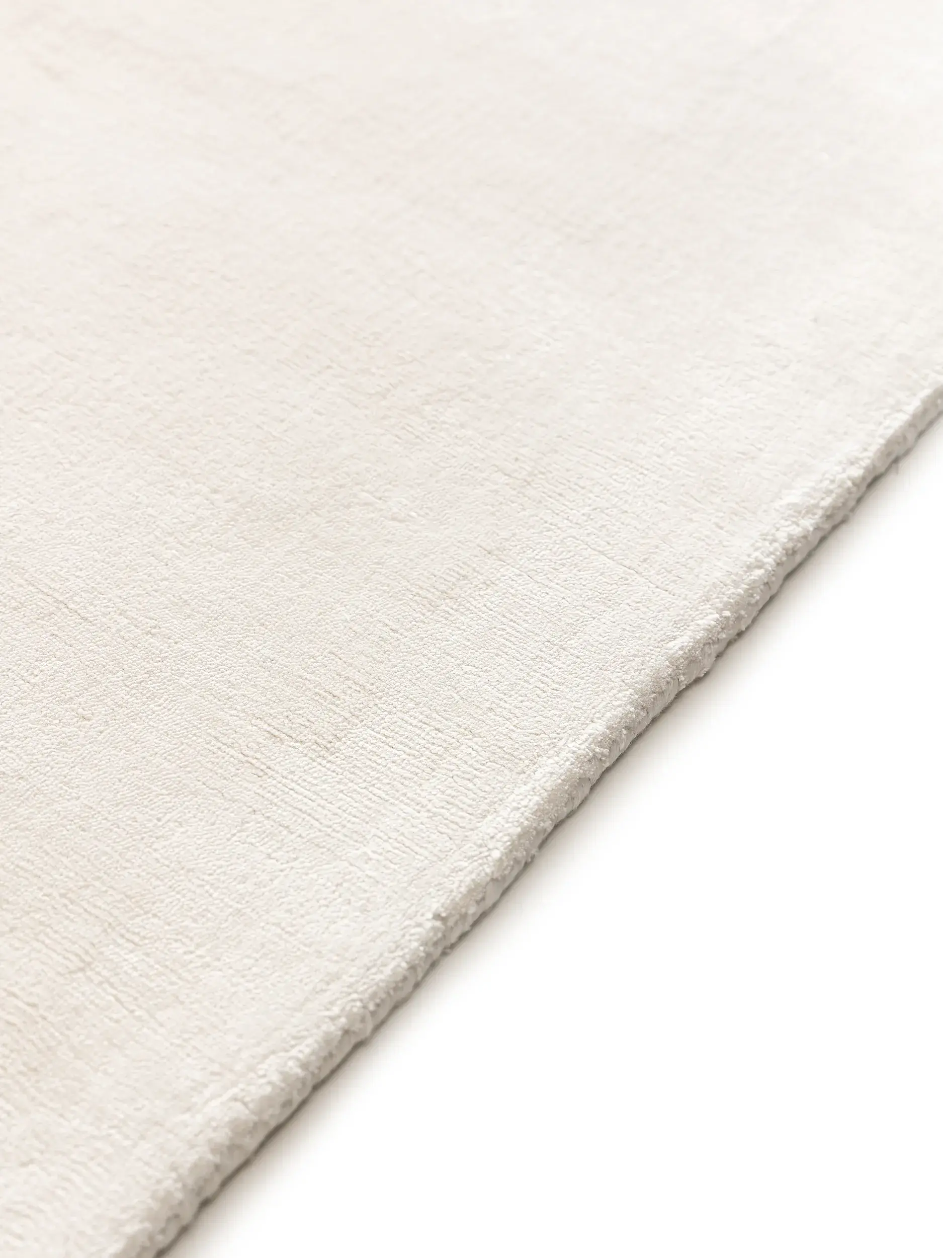 Rug made of 100% Viskose in Grau with a 100% Viskose high pile by benuta Pure