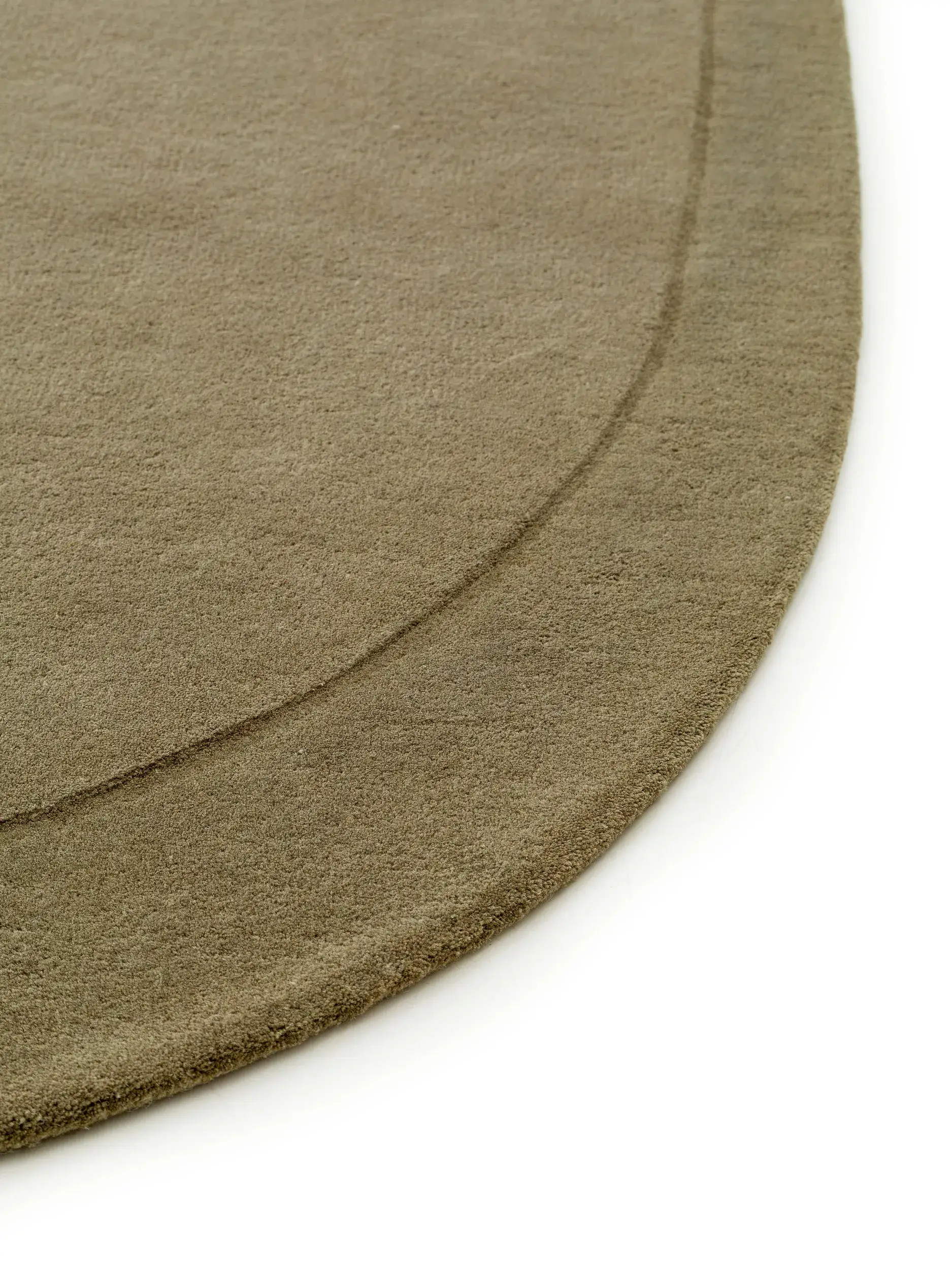 Tapijt van 100% Wol in Groen met een 100% Wol hoge pool van benuta pure