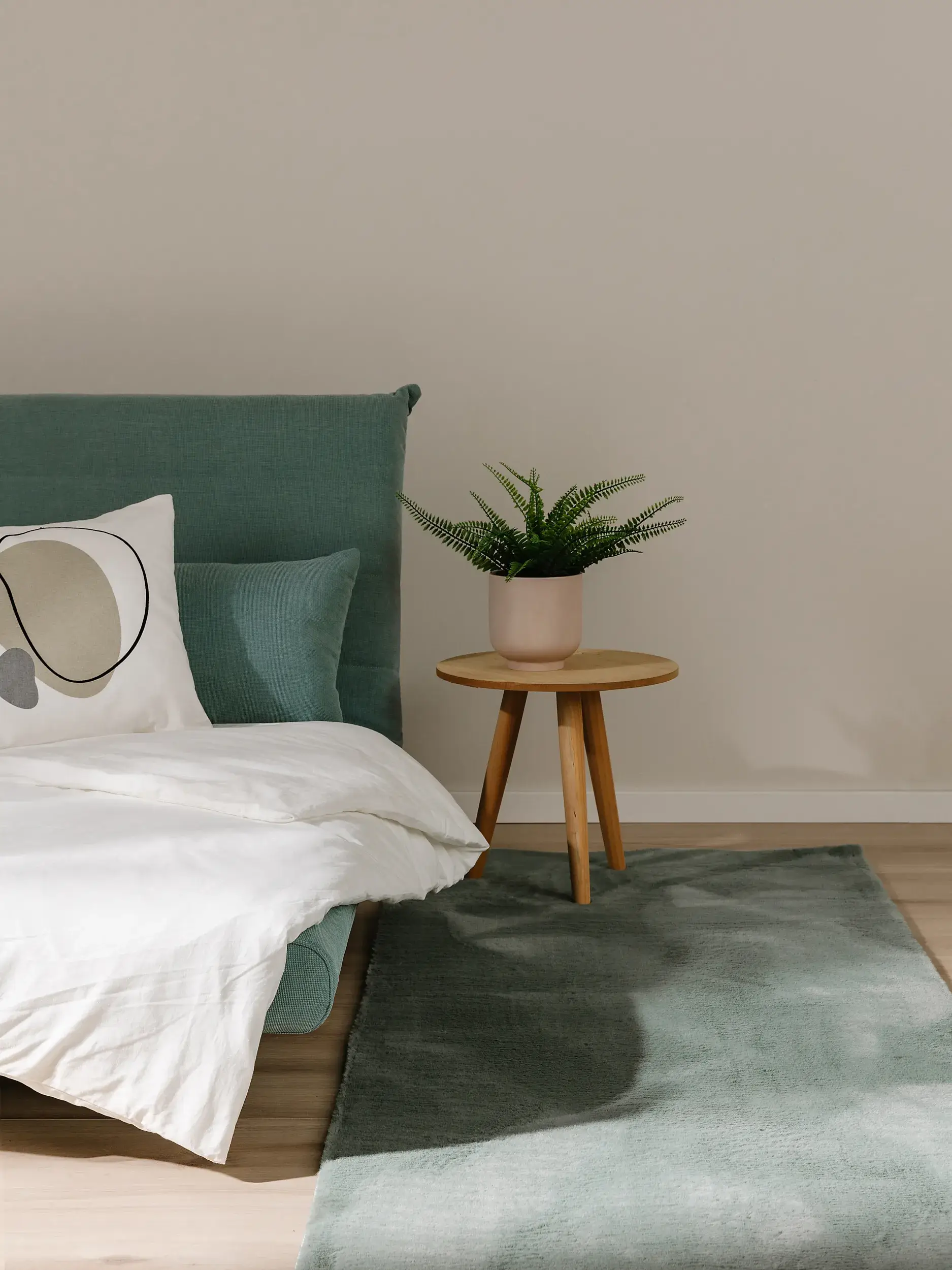 Rug made of 100% Polyester in Green with a 100% Polyester high pile by benuta Basic