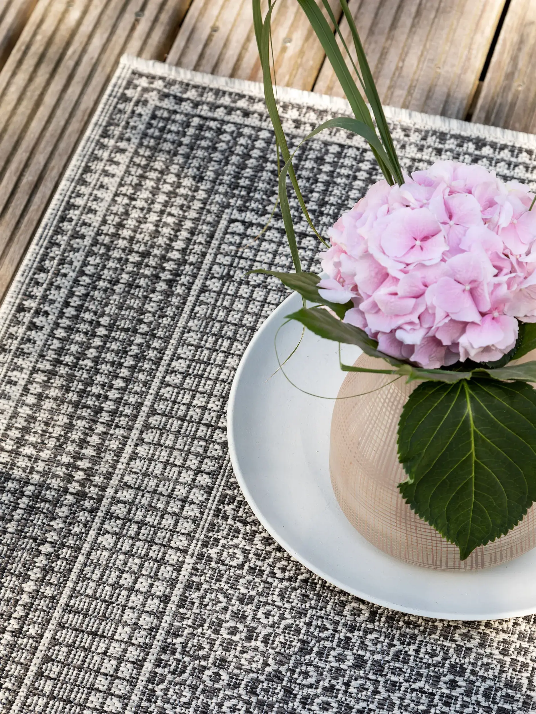 Rug made of 100% Polypropylen in Grau with a 100% Polypropylen high pile by benuta Nest