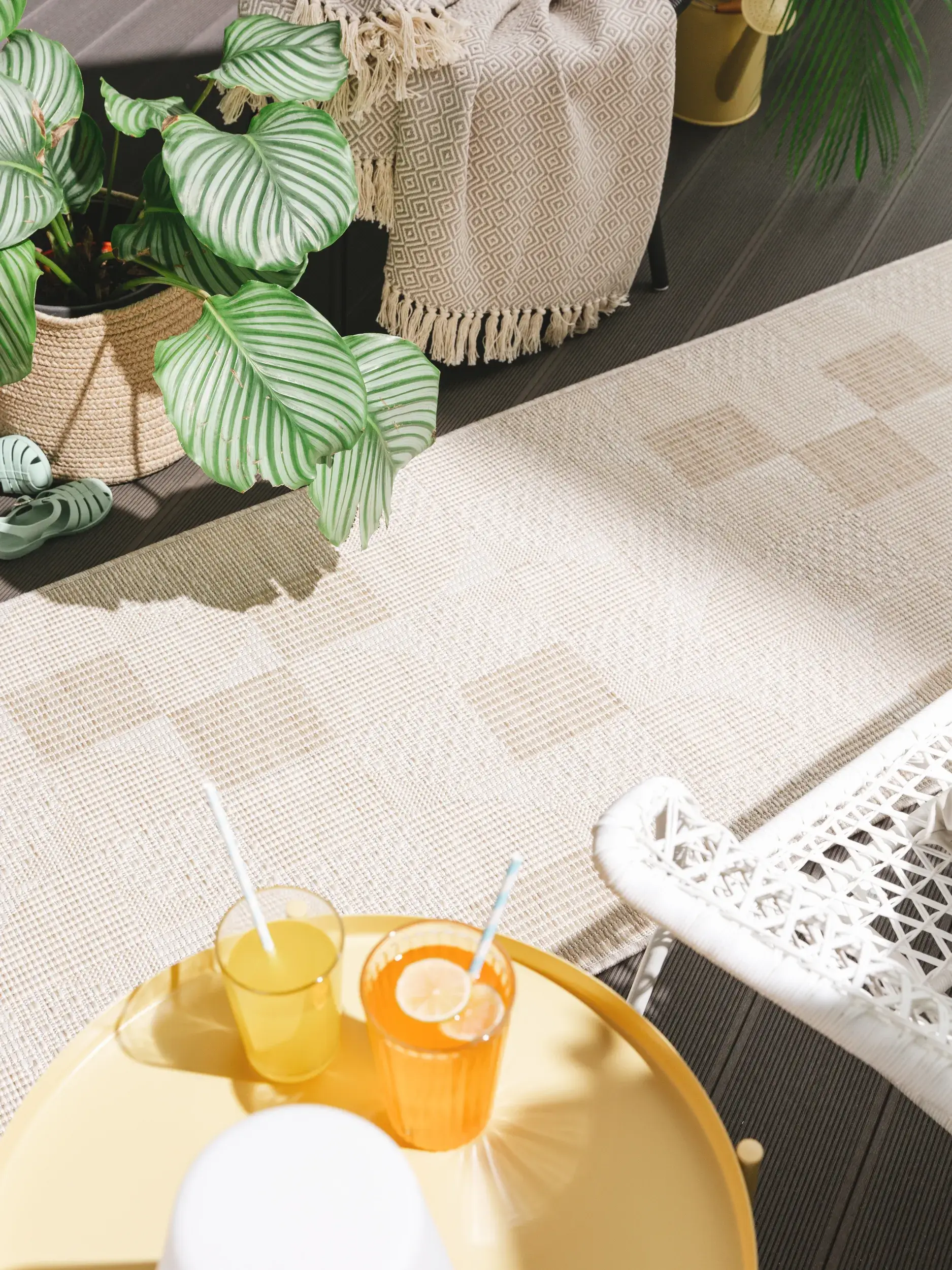 Rug made of 100% Polypropylen in White with a 100% Polypropylen high pile by benuta Nest