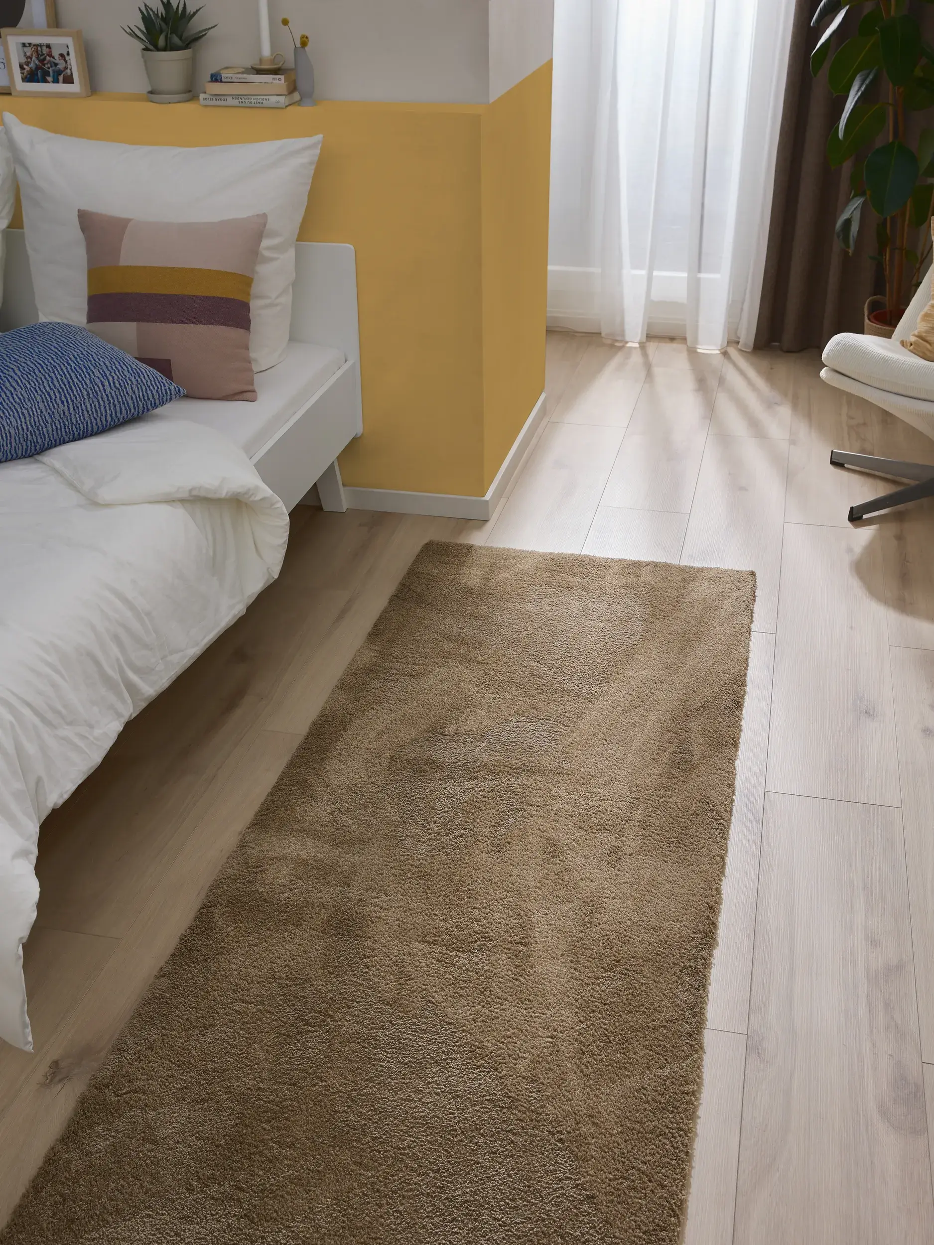 Teppich aus 100% Polyester (Microfiber) in Beige mit 100% Polyester (Microfiber) hohem Flor von benuta Nest