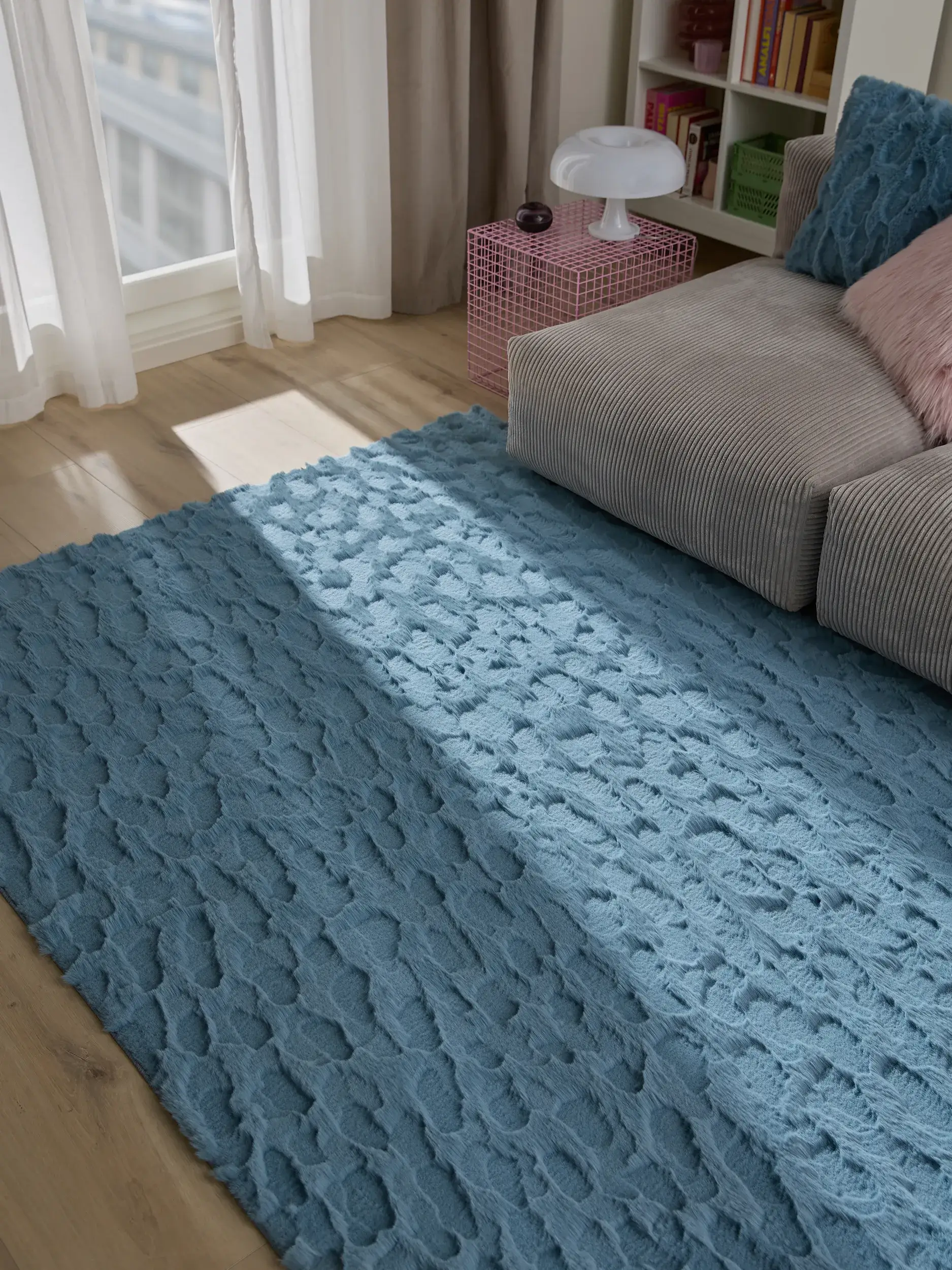 Rug made of 100% Polyester in Blue with a 100% Polyester high pile by benuta Pop