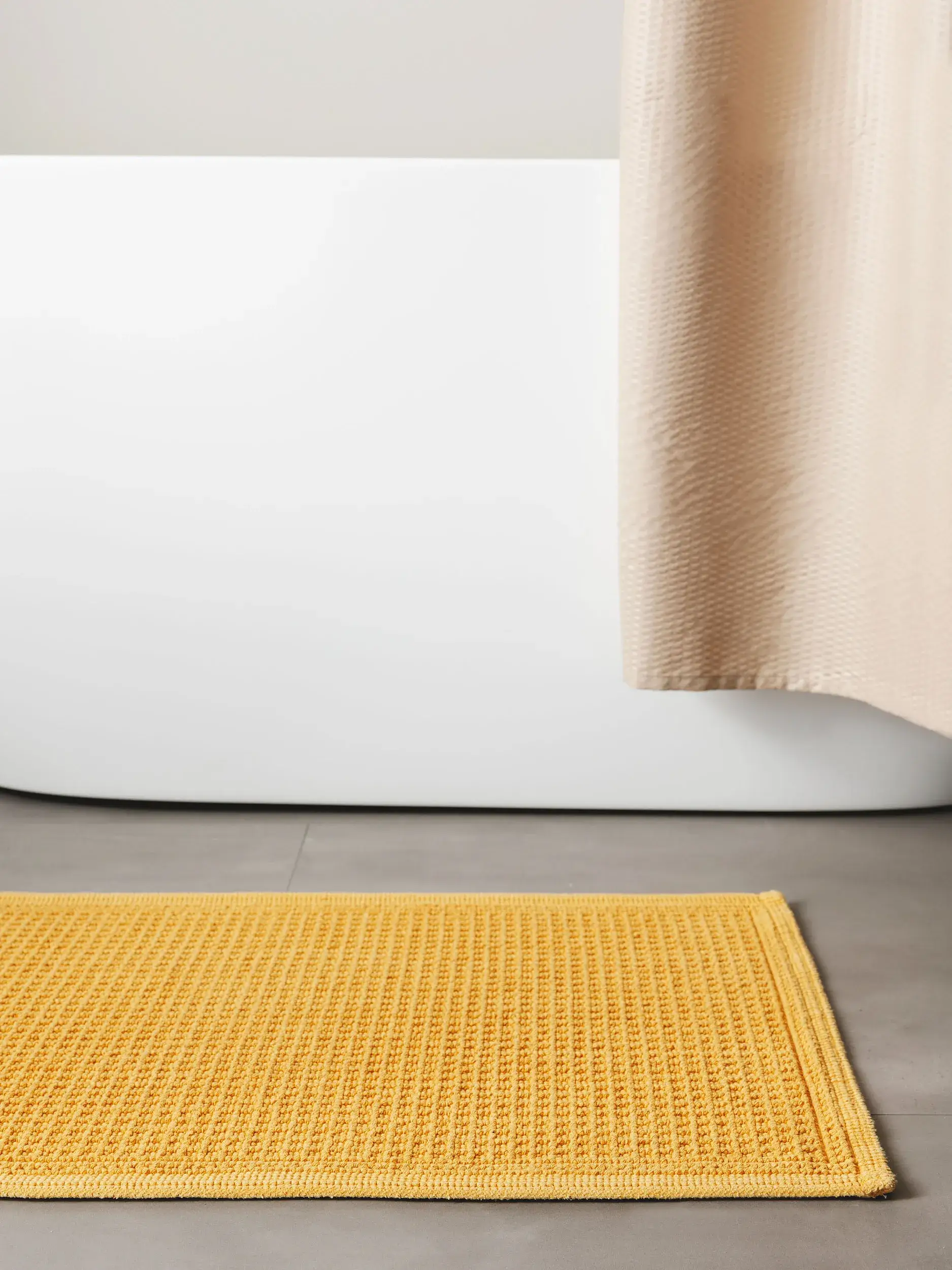 Badematte Jojo Gelb i Einfarbig-design laget av 100% Baumwolle fra benuta Nest