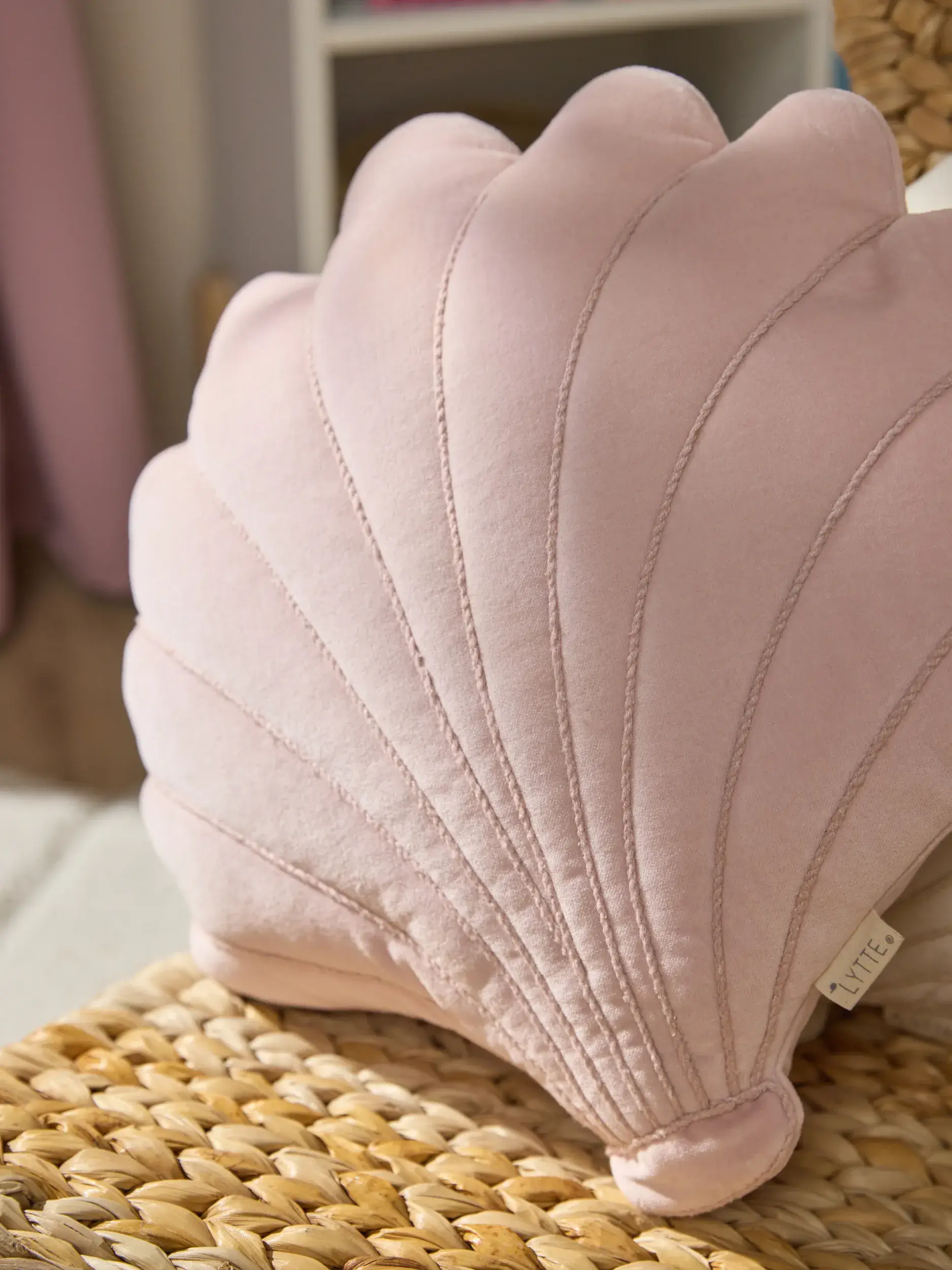 Kissen Nori Rosa im Design Kindermotive aus  von Lytte