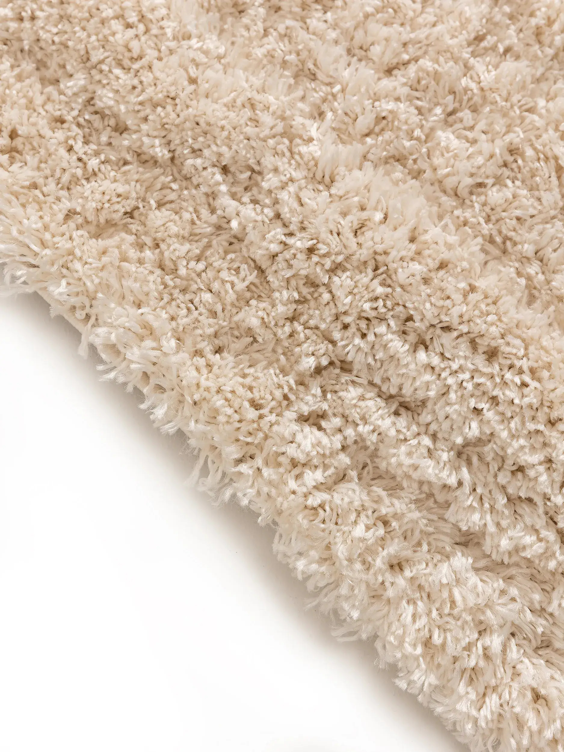 Matto 100% Polypropylena värissä Beige 100% Polypropylen korkealla nukalla merkiltä benuta Pop