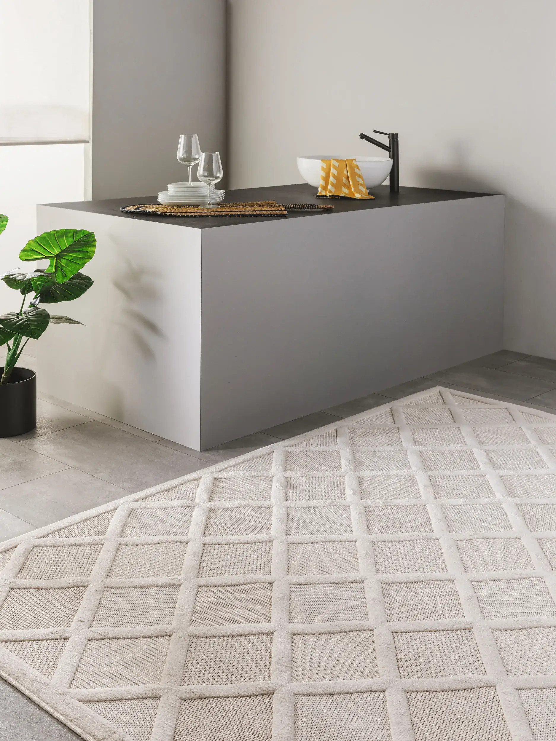 Rug made of 100% Polypropylen in Beige with a 100% Polypropylen high pile by benuta Nest