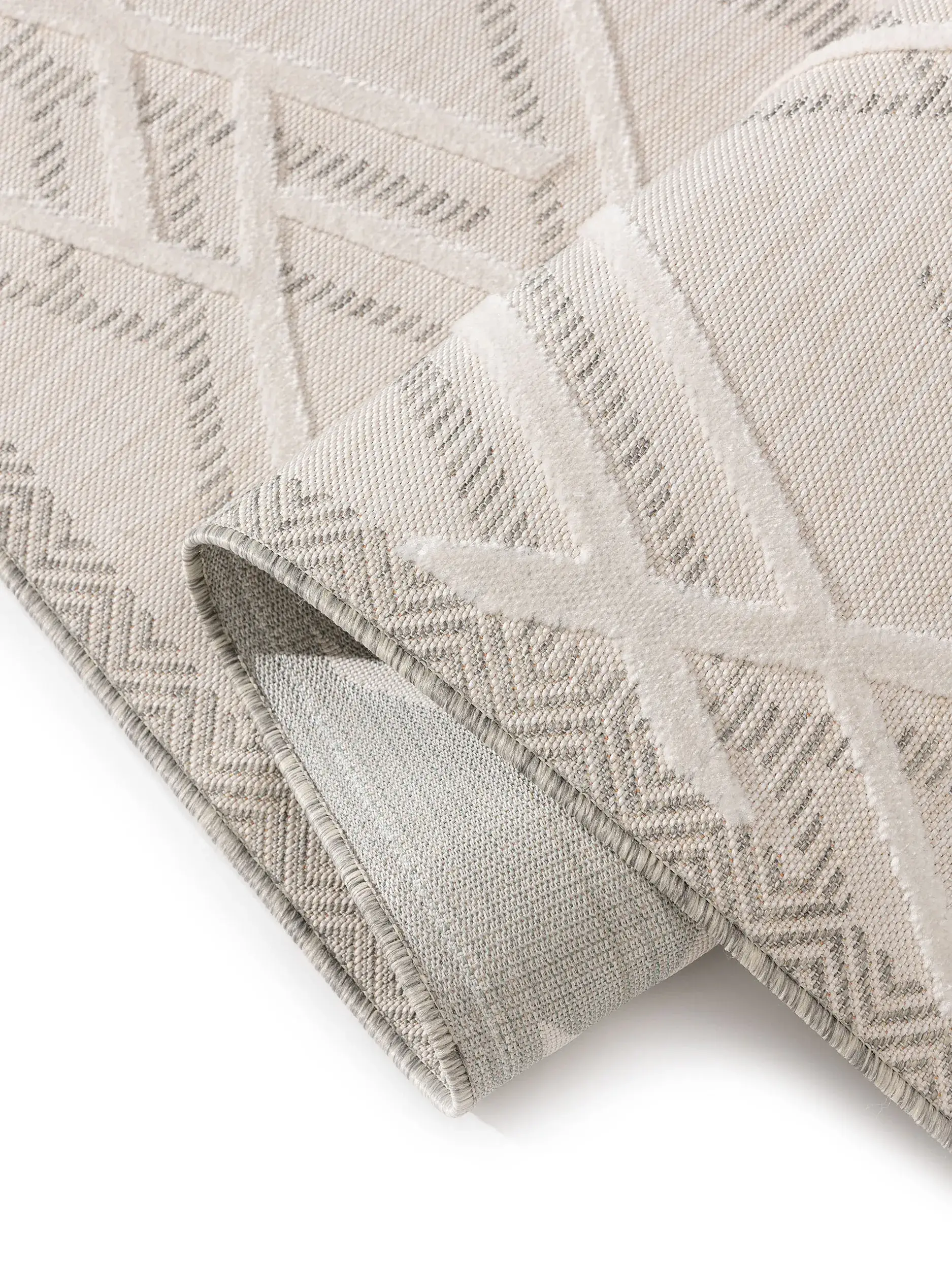 Rug made of 100% Polypropylen in White with a 100% Polypropylen high pile by benuta Basic