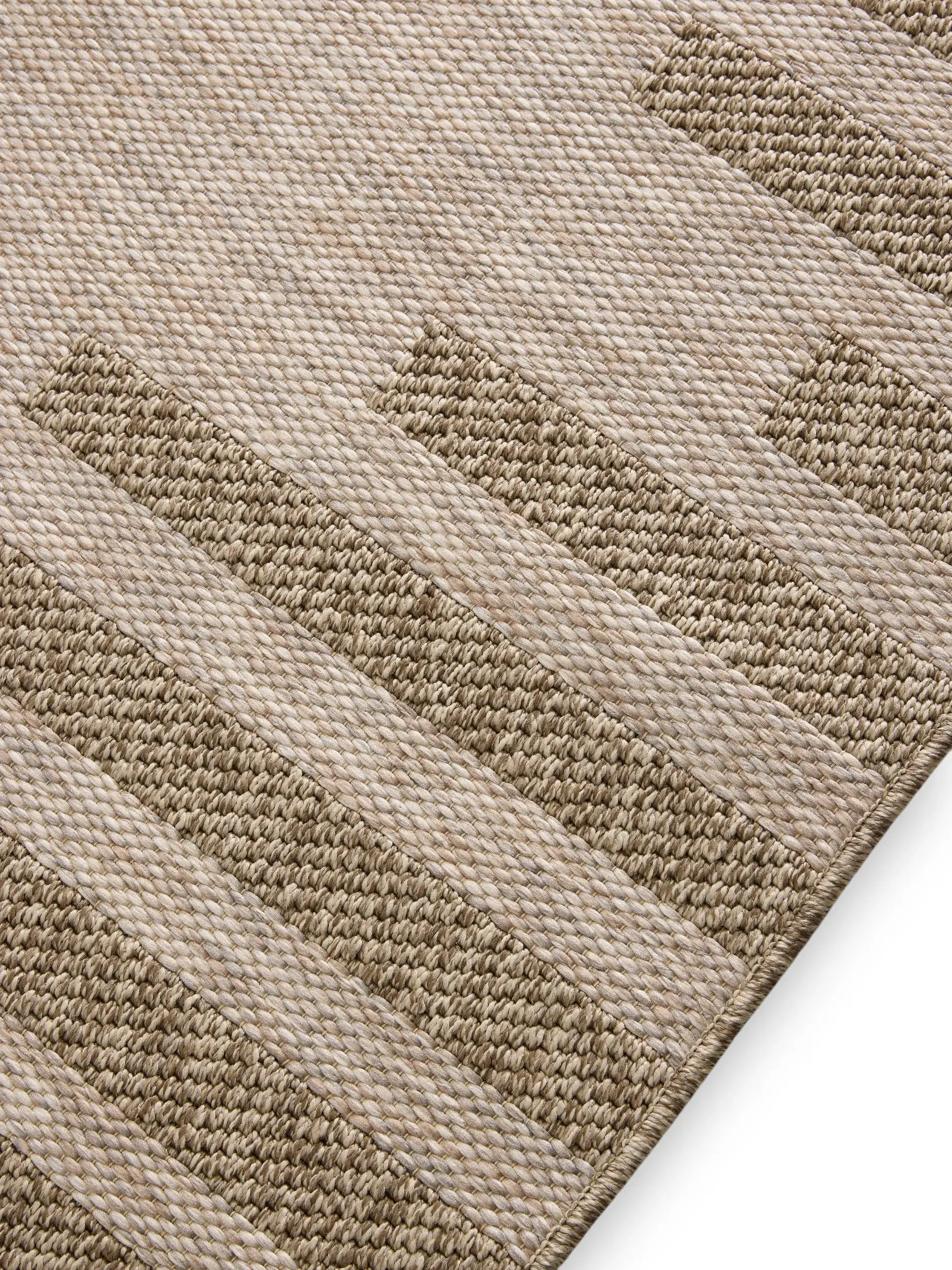 Rug made of 100% Polypropylen in Beige with a 100% Polypropylen high pile by benuta Nest