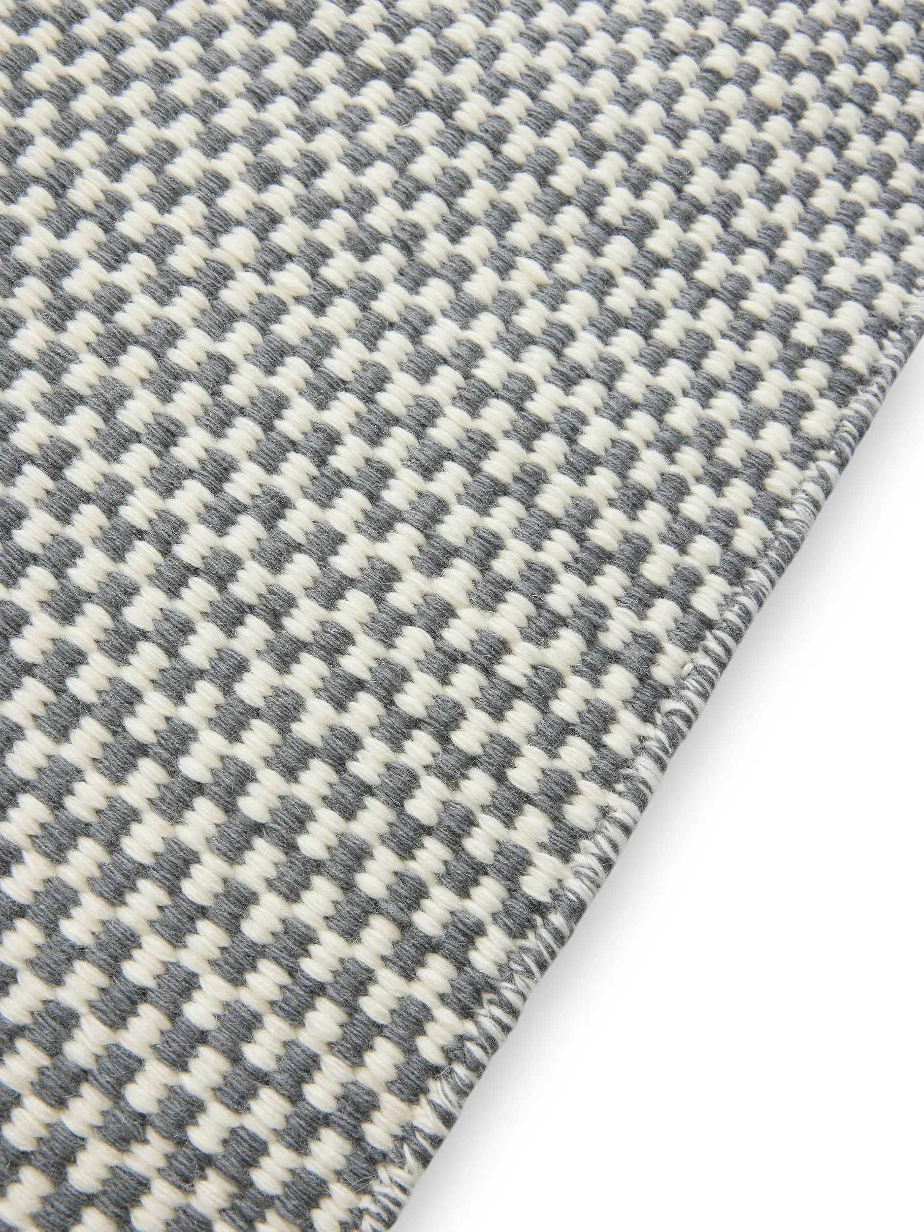 Teppich aus 100% Wolle (aus Neuseeland) in Grau mit 100% Wolle (aus Neuseeland) hohem Flor von benuta Pure