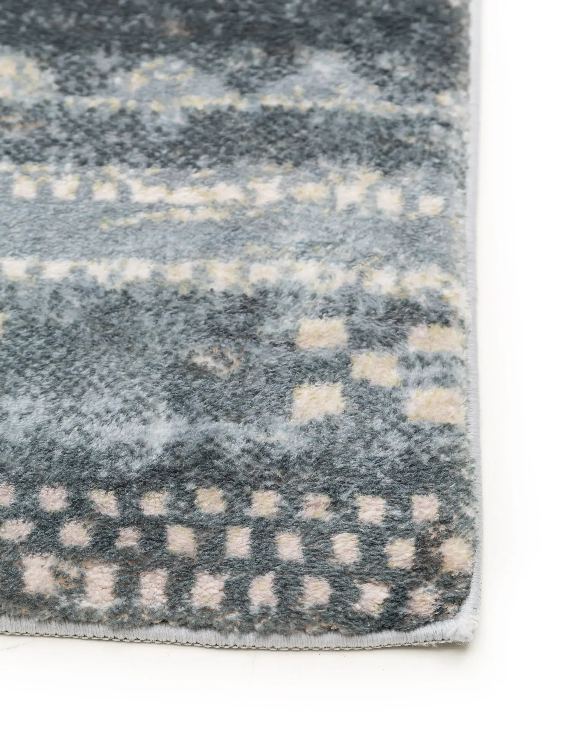Rug made of 100% Polyester in Grey with a 100% Polyester high pile by benuta