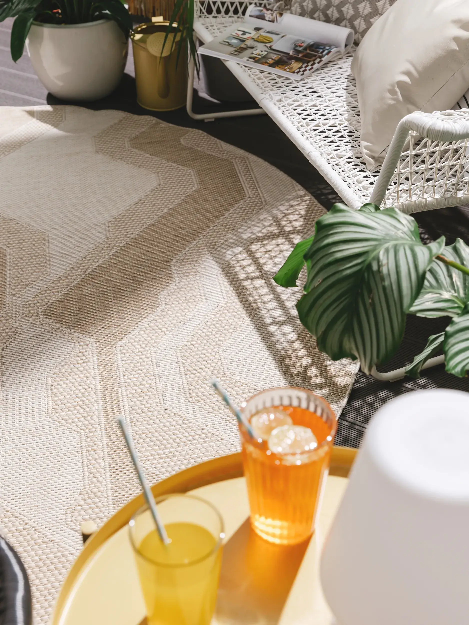 Rug made of 100% Polypropylen in White with a 100% Polypropylen high pile by benuta Nest