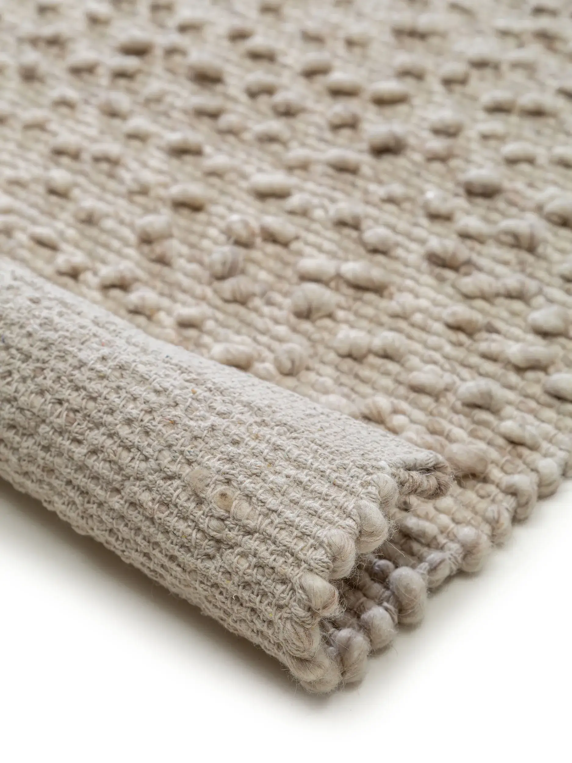 Tapijt van 40% Wol, 30% Katoen, 20% Polyester, 10% Viscose in Beige met een 40% Wol, 30% Katoen, 20% Polyester, 10% Viscose hoge pool van benuta pure