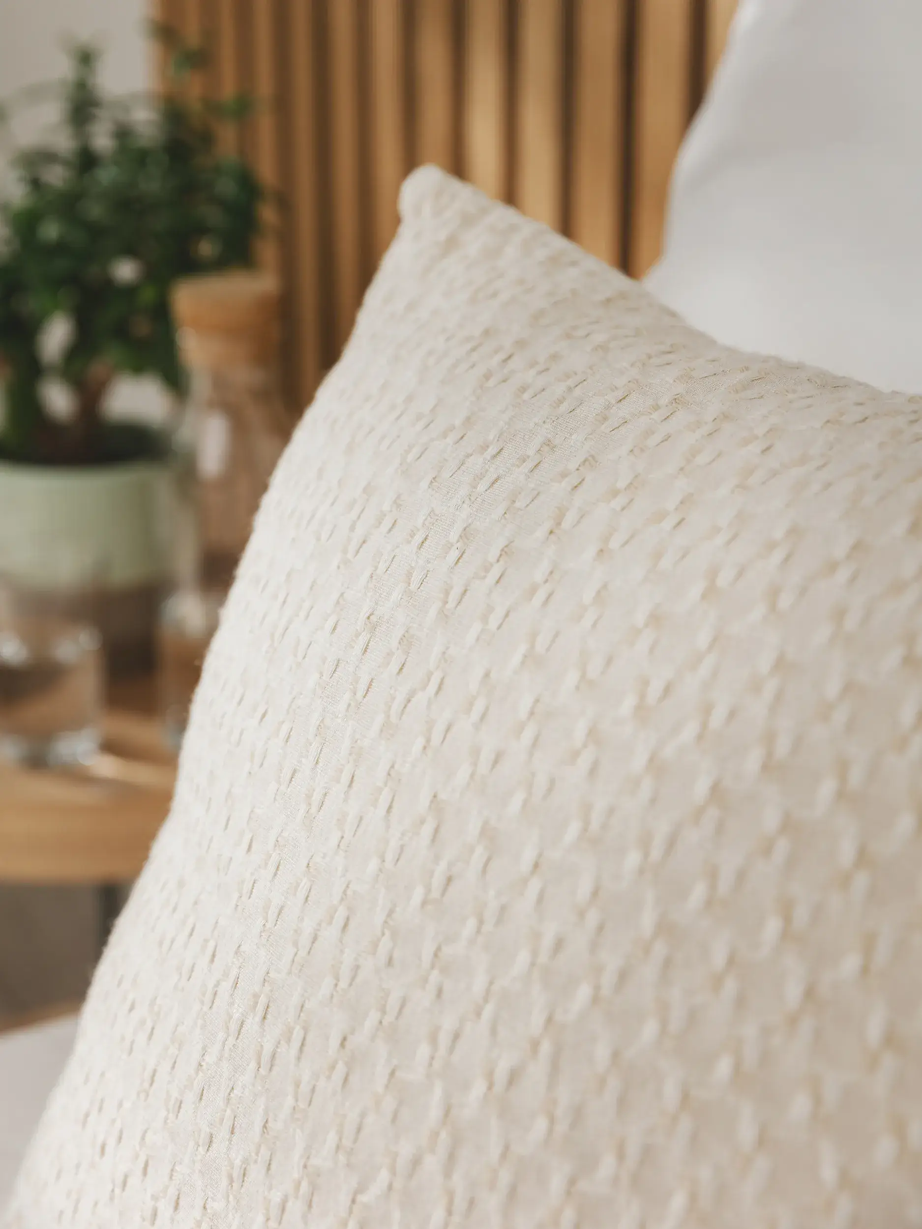 Kissenbezug Vanida Beige in Abstrakt design made of 50% Wool, 50% Cotton by benuta Pure
