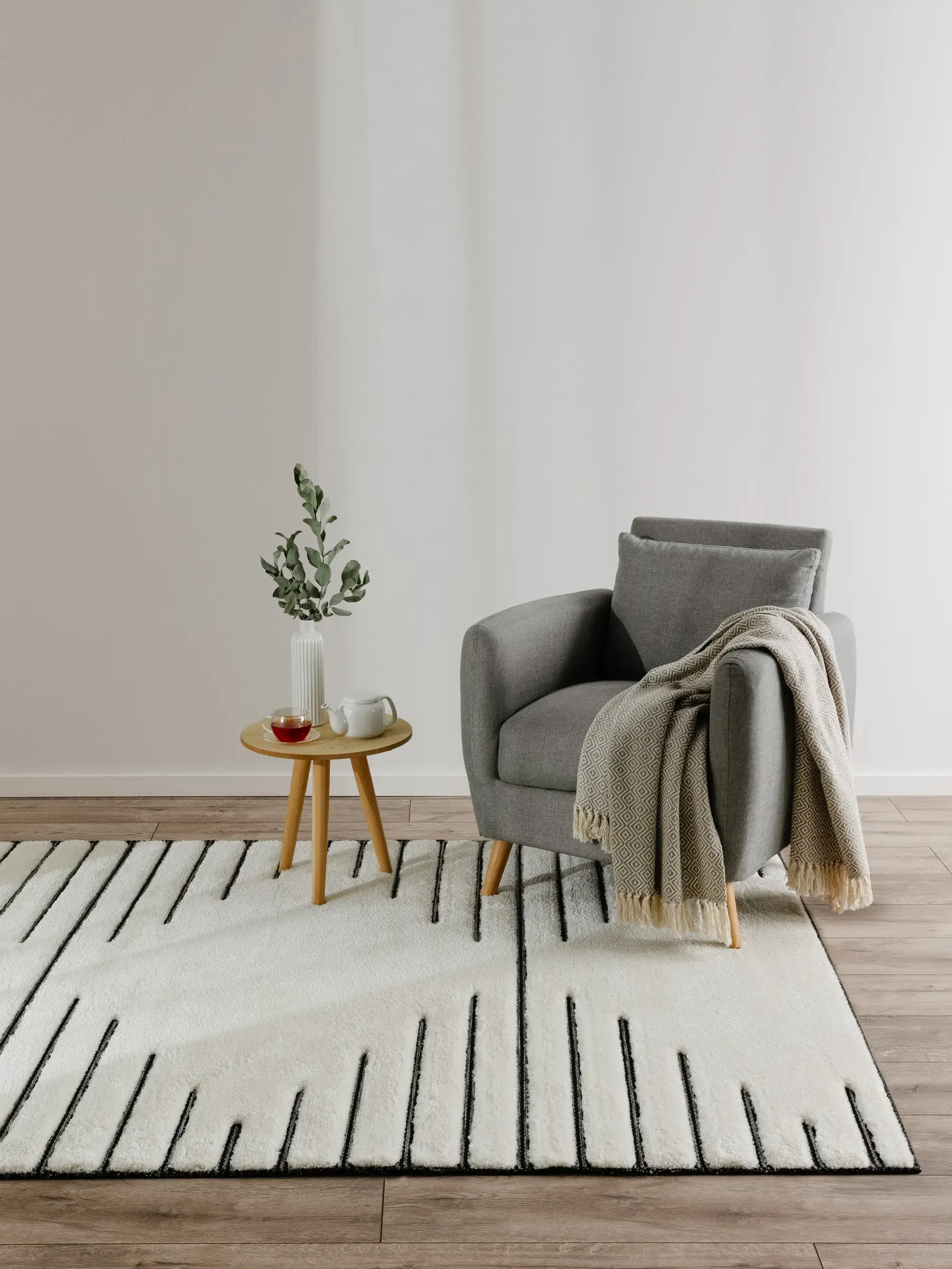 Rug made of 63% Polyester, 37% Polypropylen in Weiß with a 63% Polyester, 37% Polypropylen high pile by benuta Basic