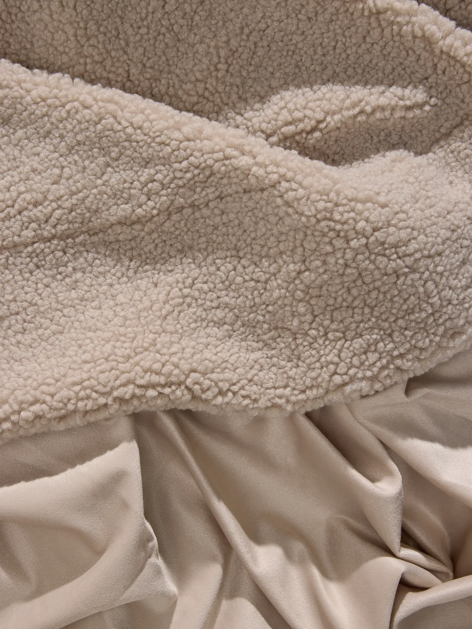 Decke Ted Hellgrau im Design  aus  von benuta Pop
