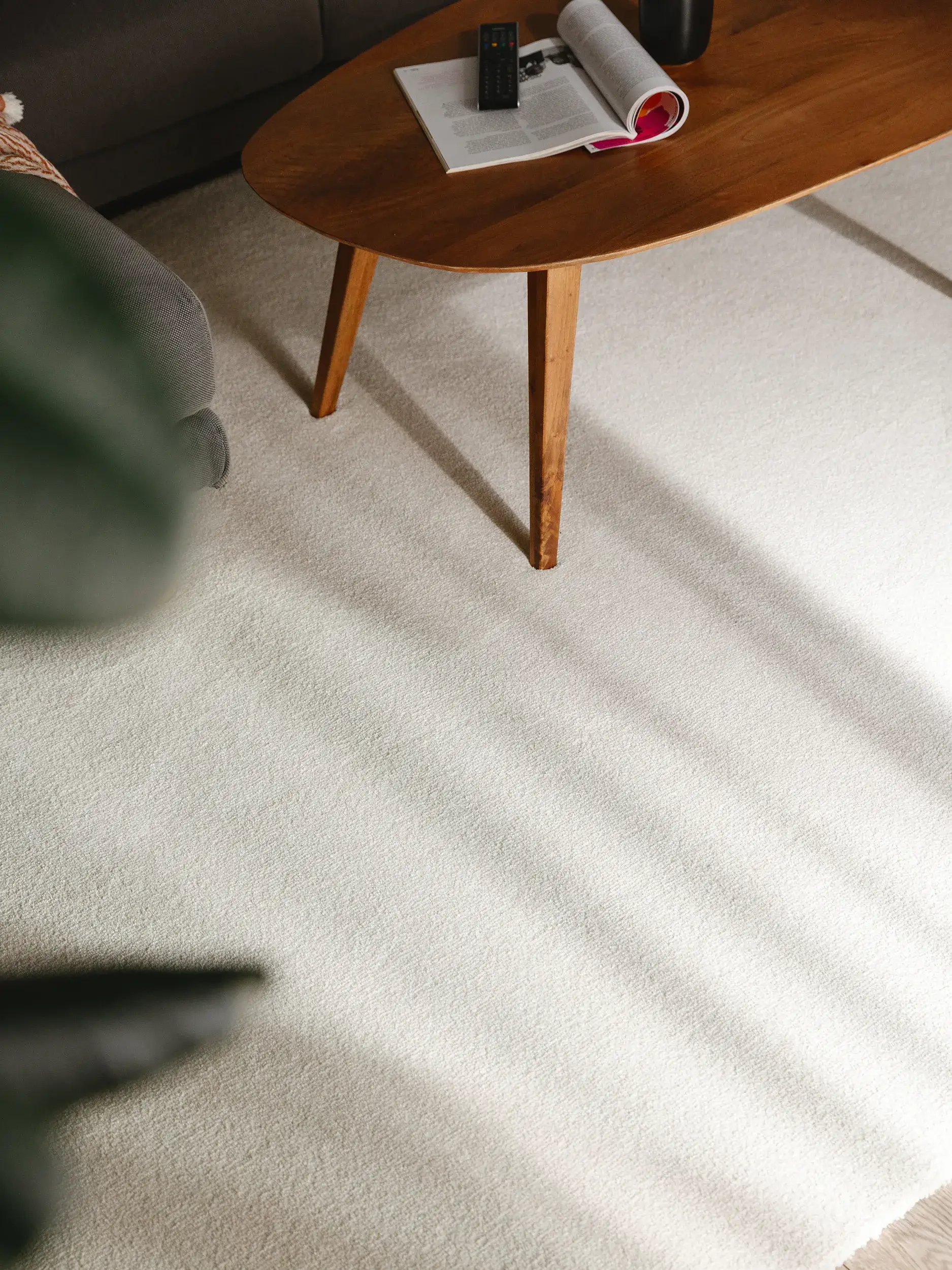 Rug made of 100% Polypropylen in Weiß with a 100% Polypropylen high pile by benuta Nest