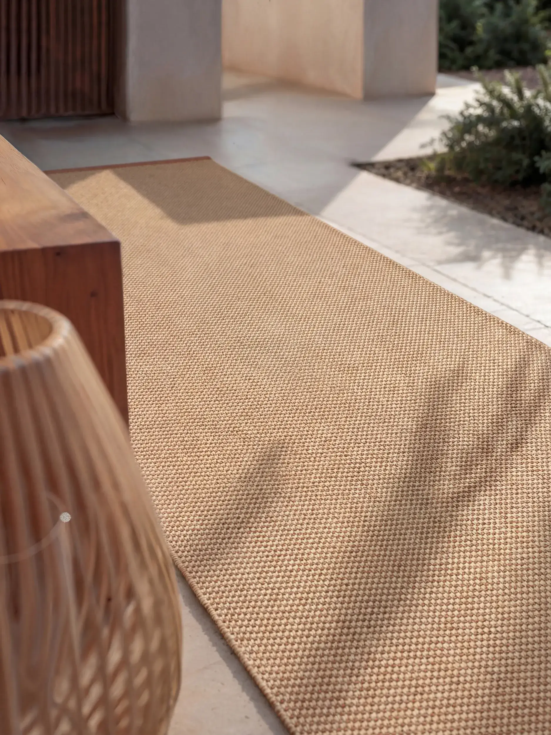 Teppich Arvea aus 100% Polyester (recyceltes PET) in  von benuta Pure