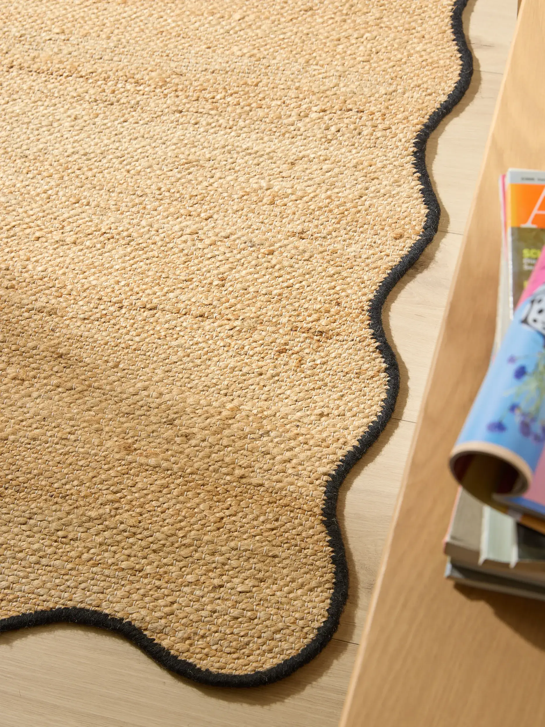 Rug made of 91% Jute, 4% Cotton, 3% Wool, 2% Polyester in Black with a 91% Jute, 4% Cotton, 3% Wool, 2% Polyester high pile by benuta Pop
