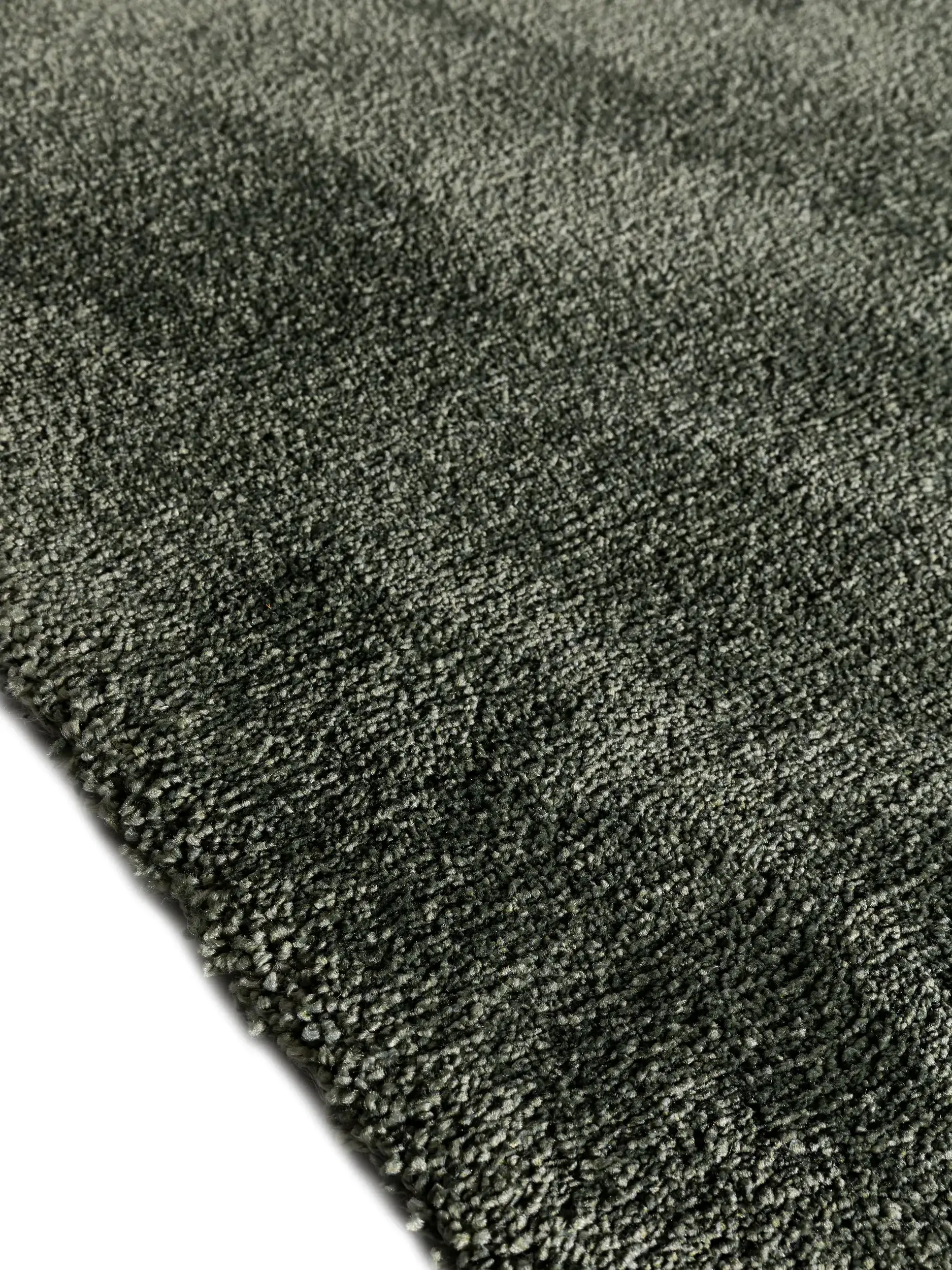 Rug made of 100% Polypropylen in Grün with a 100% Polypropylen high pile by benuta Nest