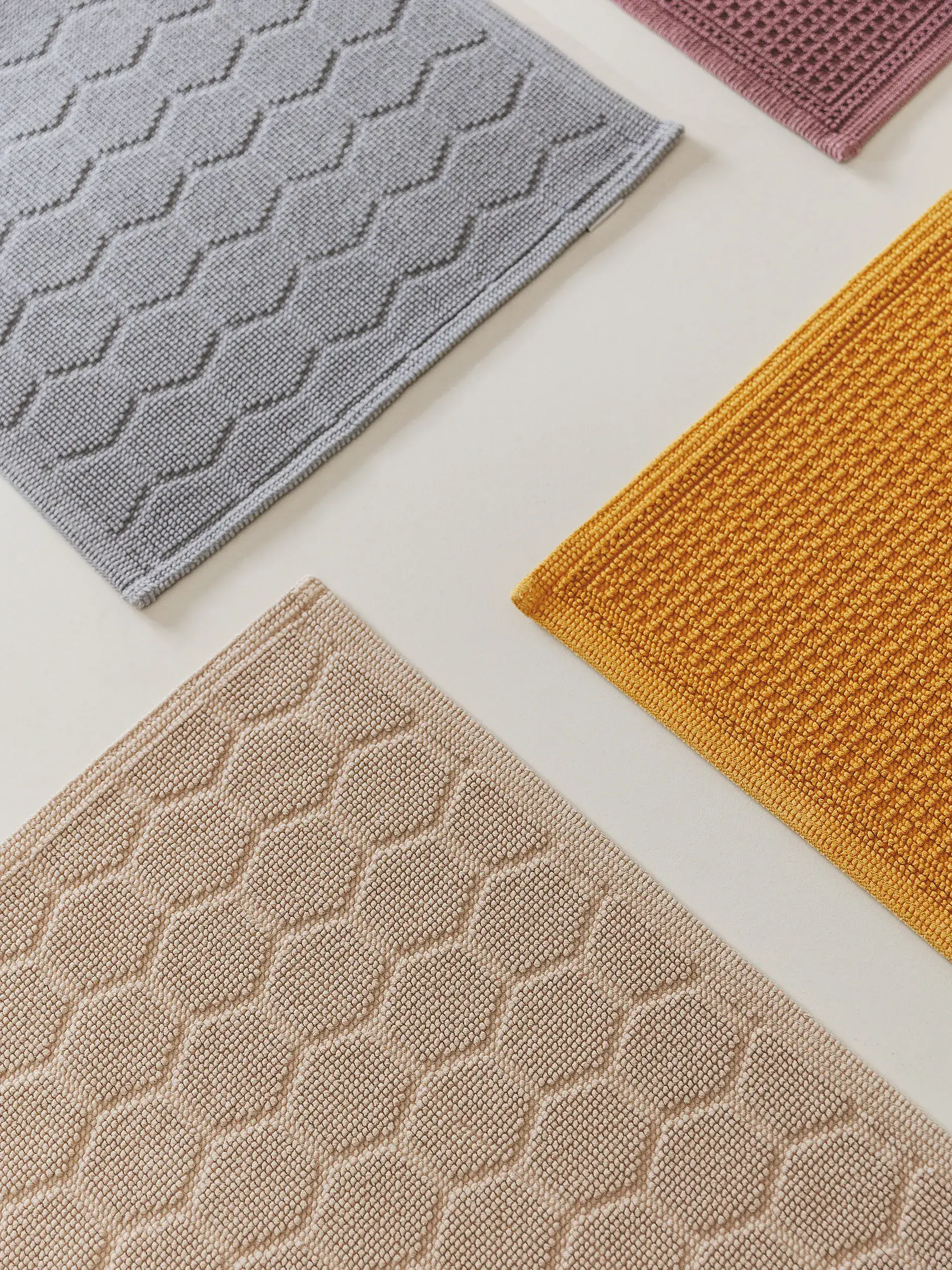 Badematte Jojo Gelb i Einfarbig-design laget av 100% Baumwolle fra benuta Nest