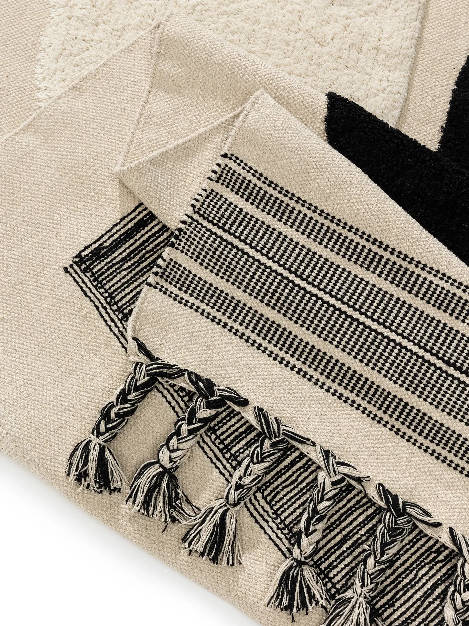 Teppich aus 100% Baumwolle in Schwarz/Weiß mit 100% Baumwolle hohem Flor von benuta Pop
