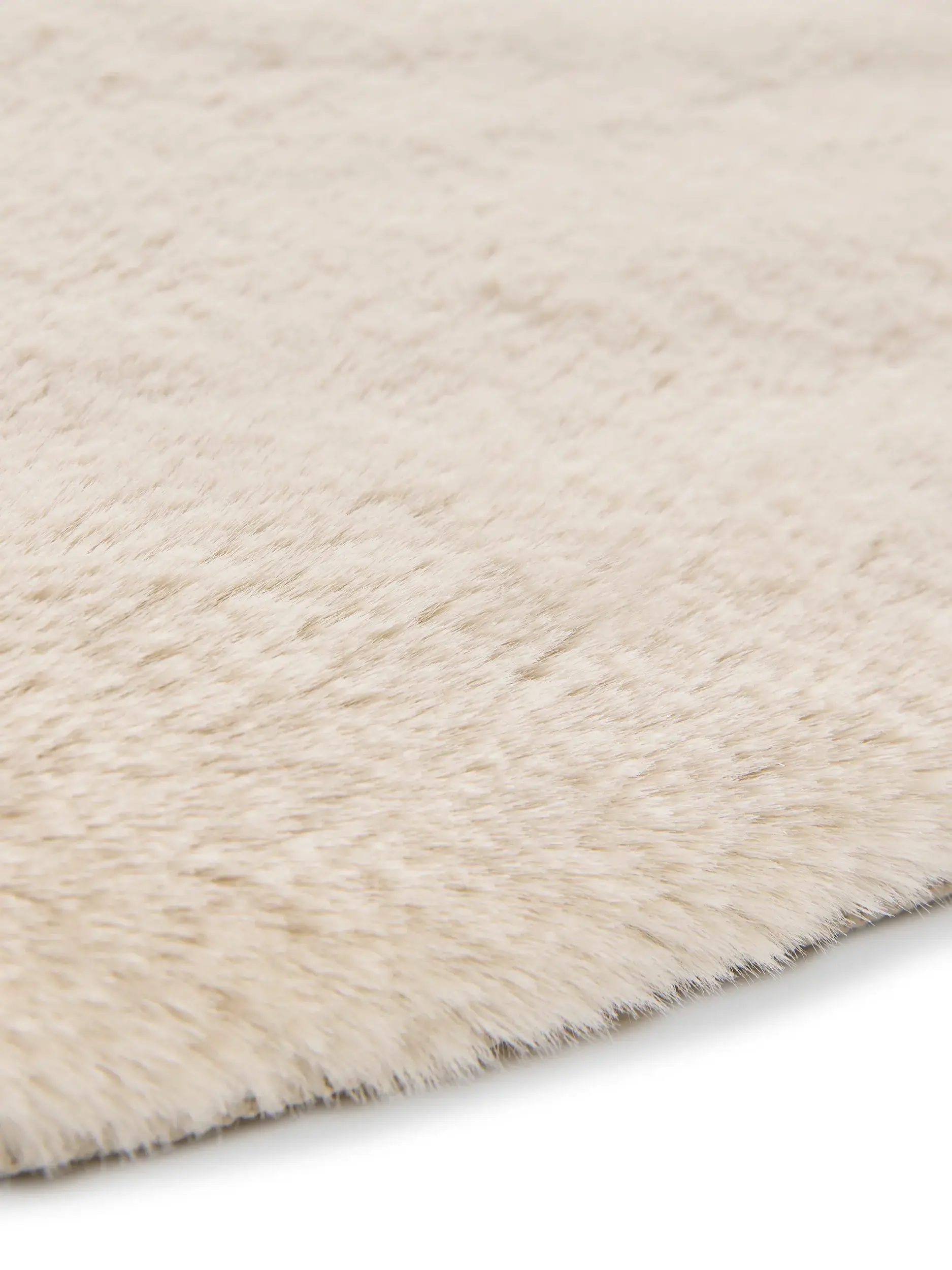 Teppich aus 100% Polyester in Beige mit 100% Polyester hohem Flor von benuta Nest