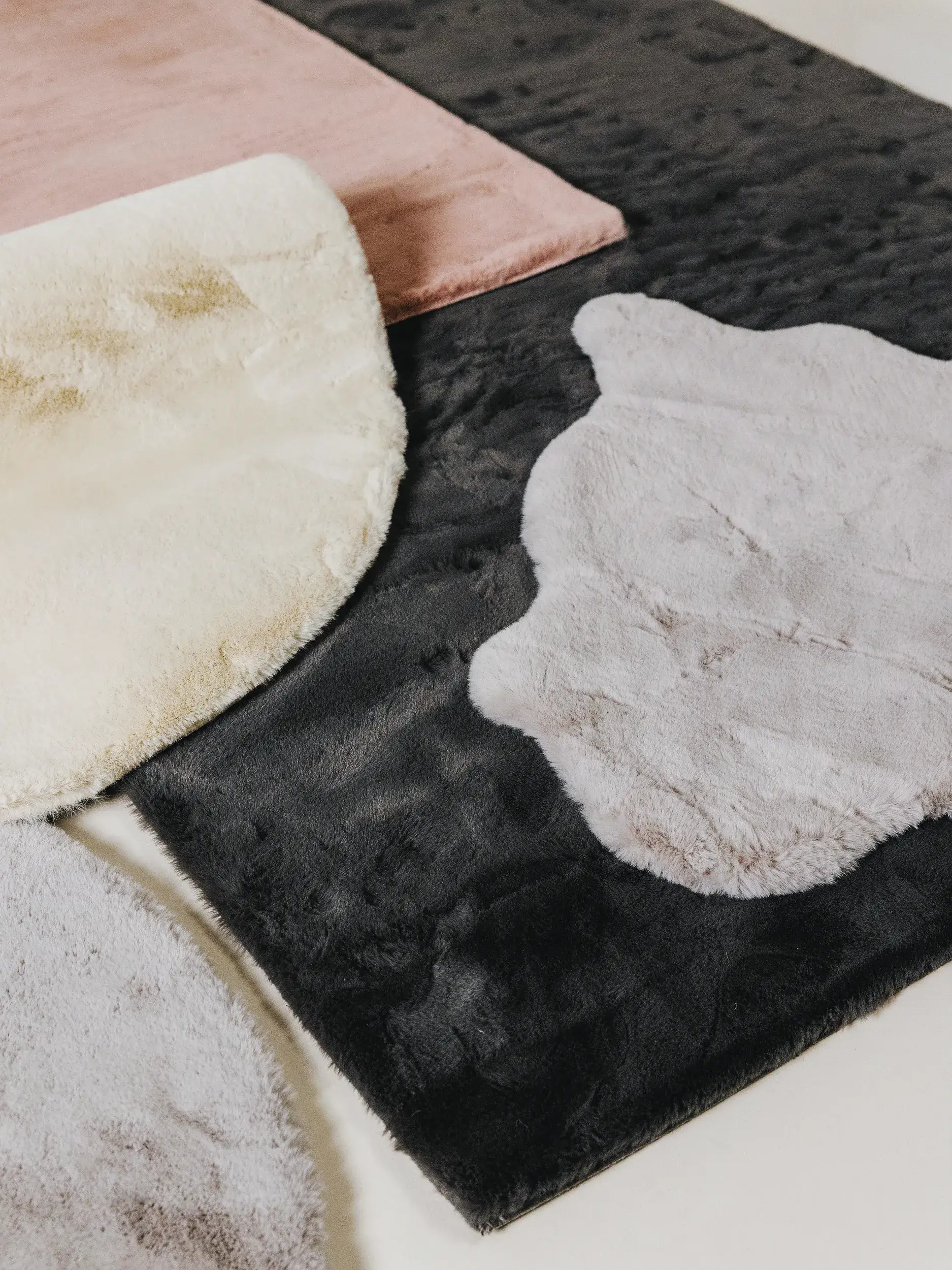 Kunstfell Dave Grau im Design Uni aus 100% Polyester von benuta Nest