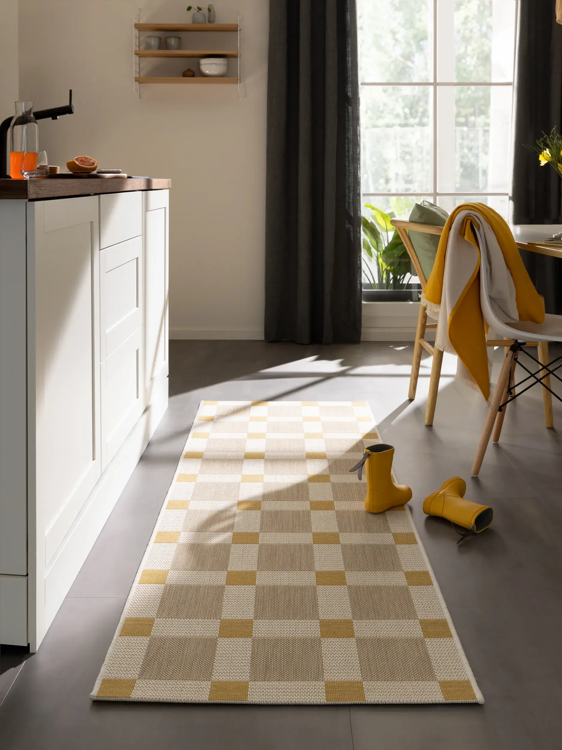 Teppich aus 100% Polyester (recyceltes PET) in Beige mit 100% Polyester (recyceltes PET) hohem Flor von benuta Nest