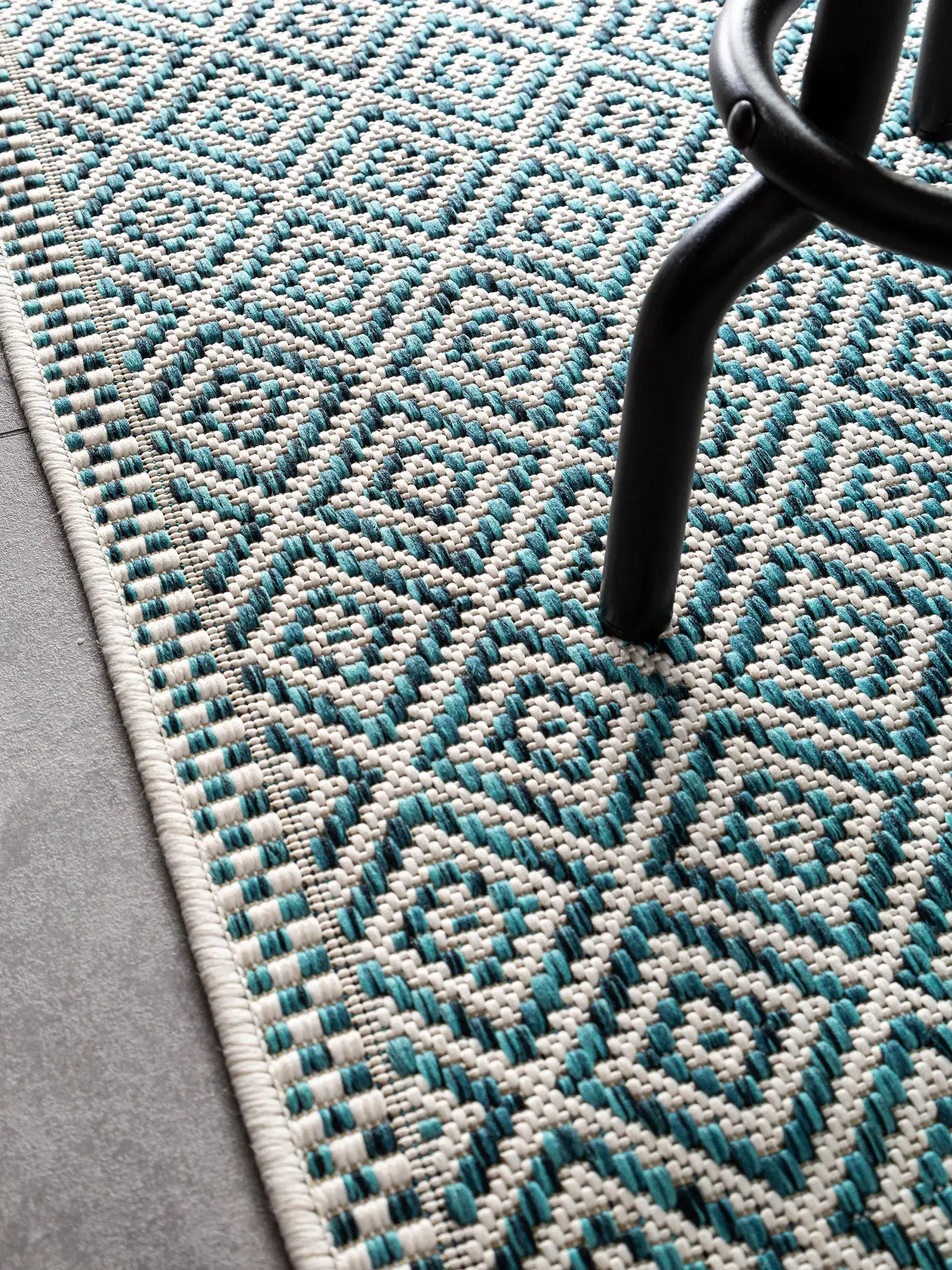 Tapijt van 100% Polypropyleen in Blauw met een 100% Polypropyleen hoge pool van benuta nest