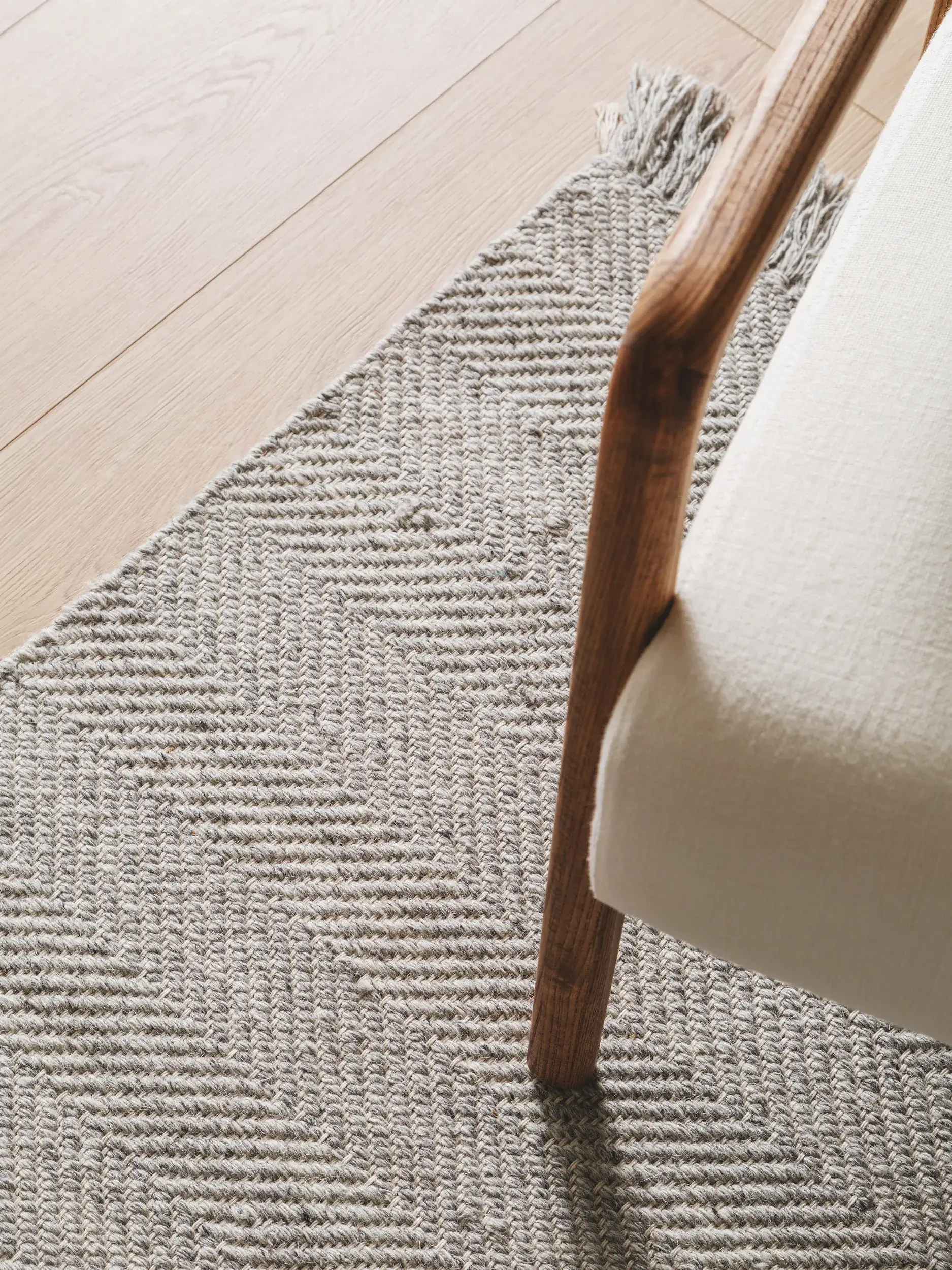 Alfombra de 60% Lana, 20% Algodón, 20% Poliéster en Gris con un pelo de {{Placeholder_Pile Height}} de altura de benuta pure