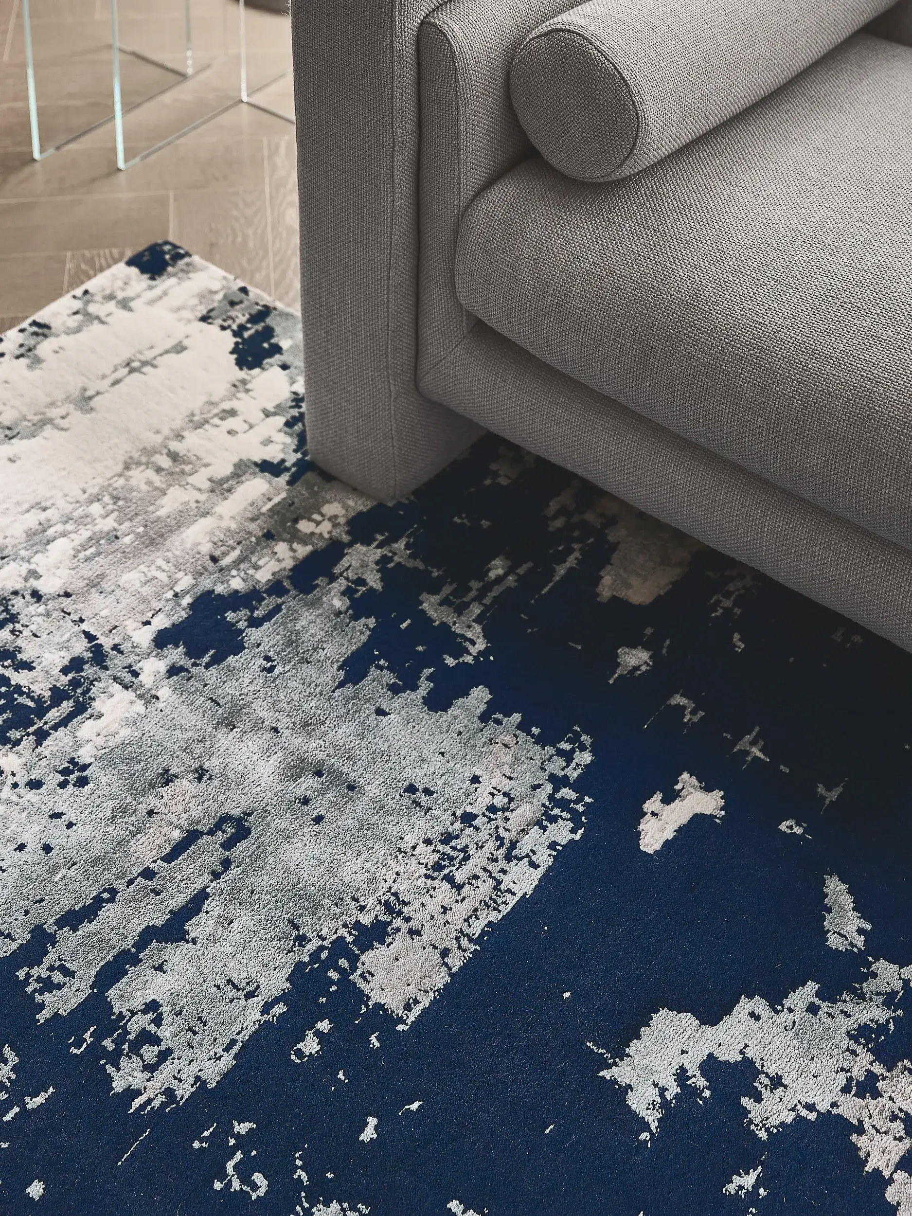 Teppich aus 55% Viscose, 45% Wool in Blue mit 55% Viscose, 45% Wool hohem Flor von benuta Finest
