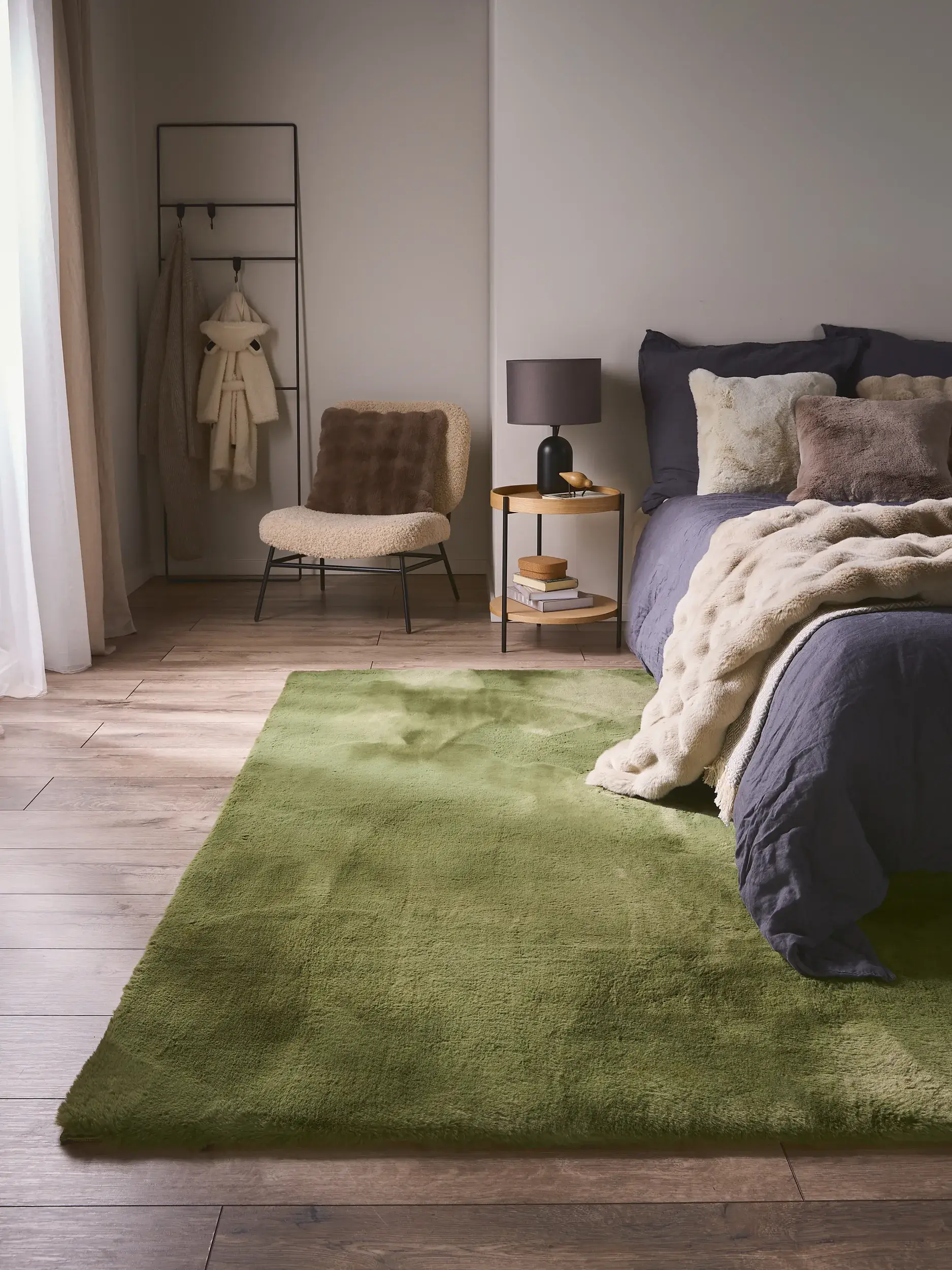 Rug Dave made of 100% Polyester in Green by benuta Nest