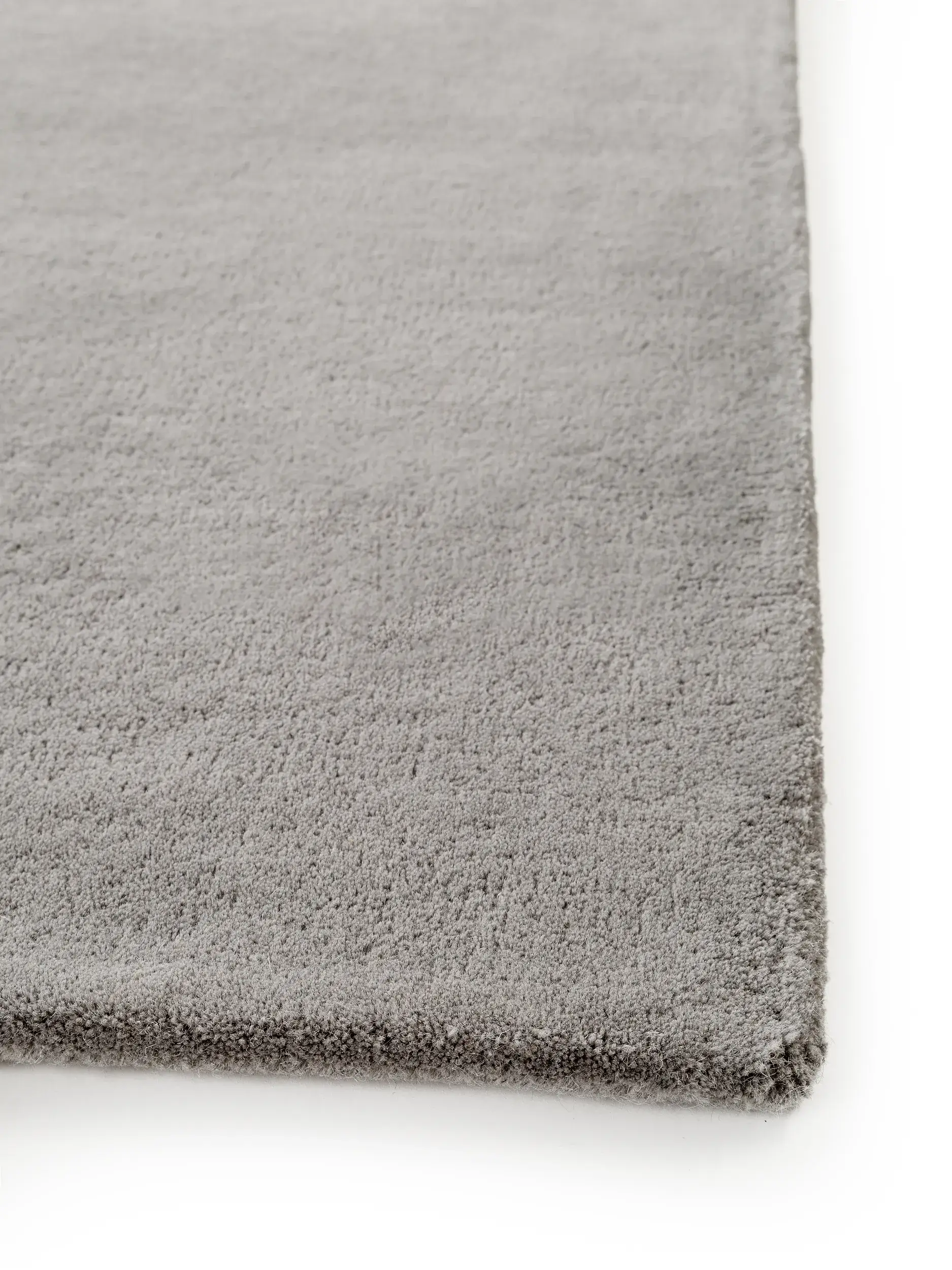 Teppich aus 100% Wolle in Grau mit 100% Wolle hohem Flor von benuta Nest