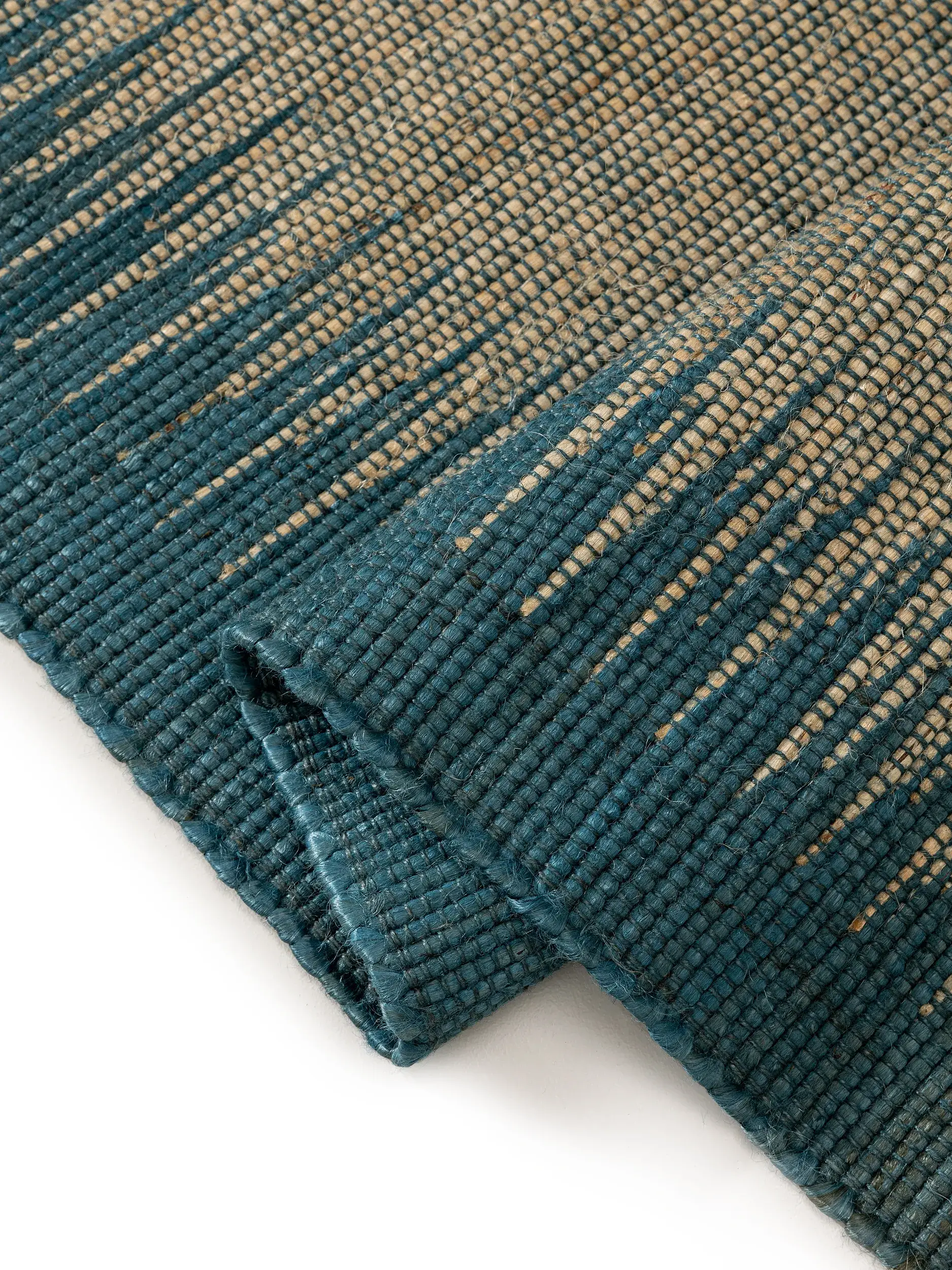 Rug made of 79% Jute, 21% Baumwolle in Blau with a 79% Jute, 21% Baumwolle high pile by benuta Pure