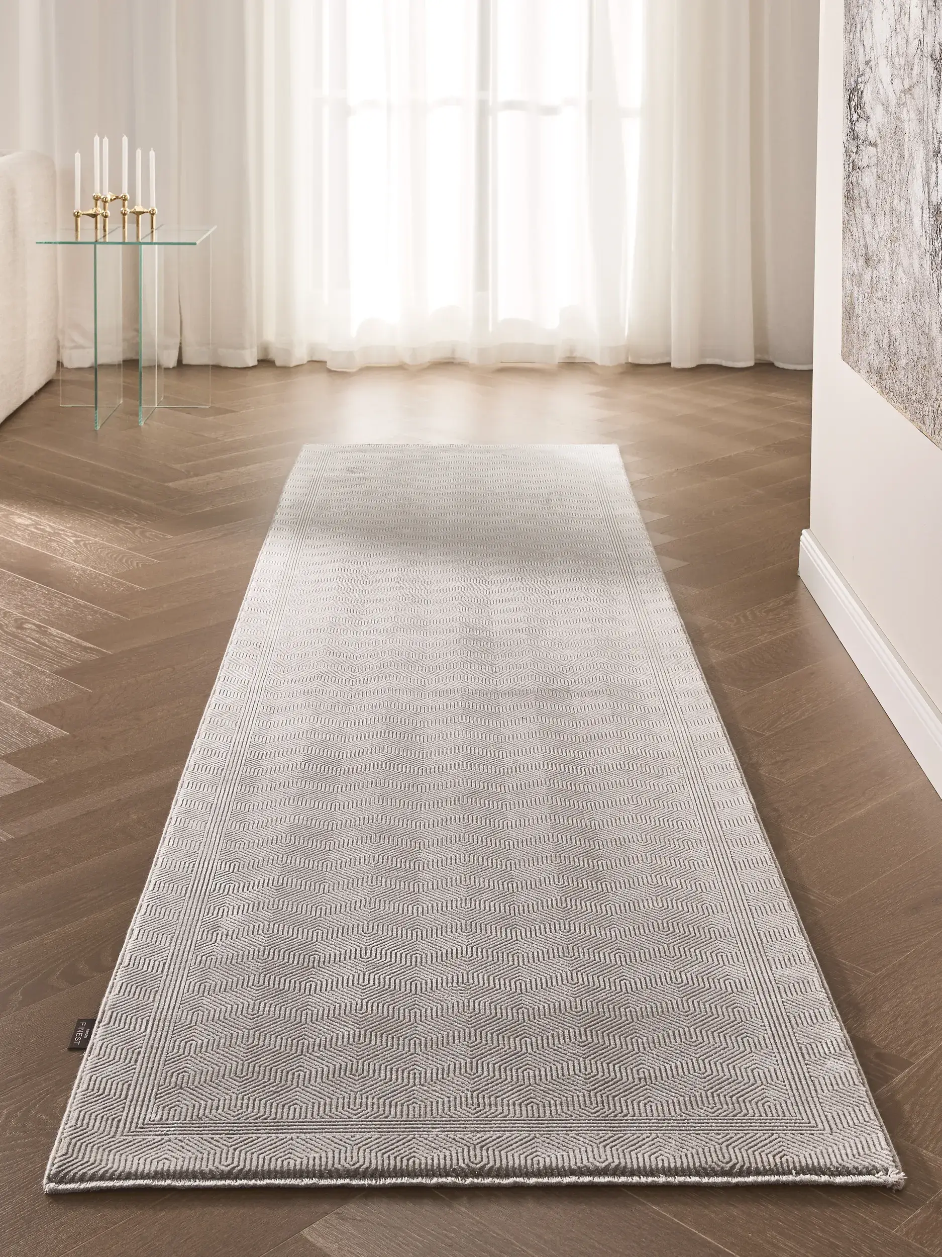 Teppich aus 60% Viskose, 40% Polyacryl (Chenille) in Beige mit 60% Viskose, 40% Polyacryl (Chenille) hohem Flor von benuta Finest