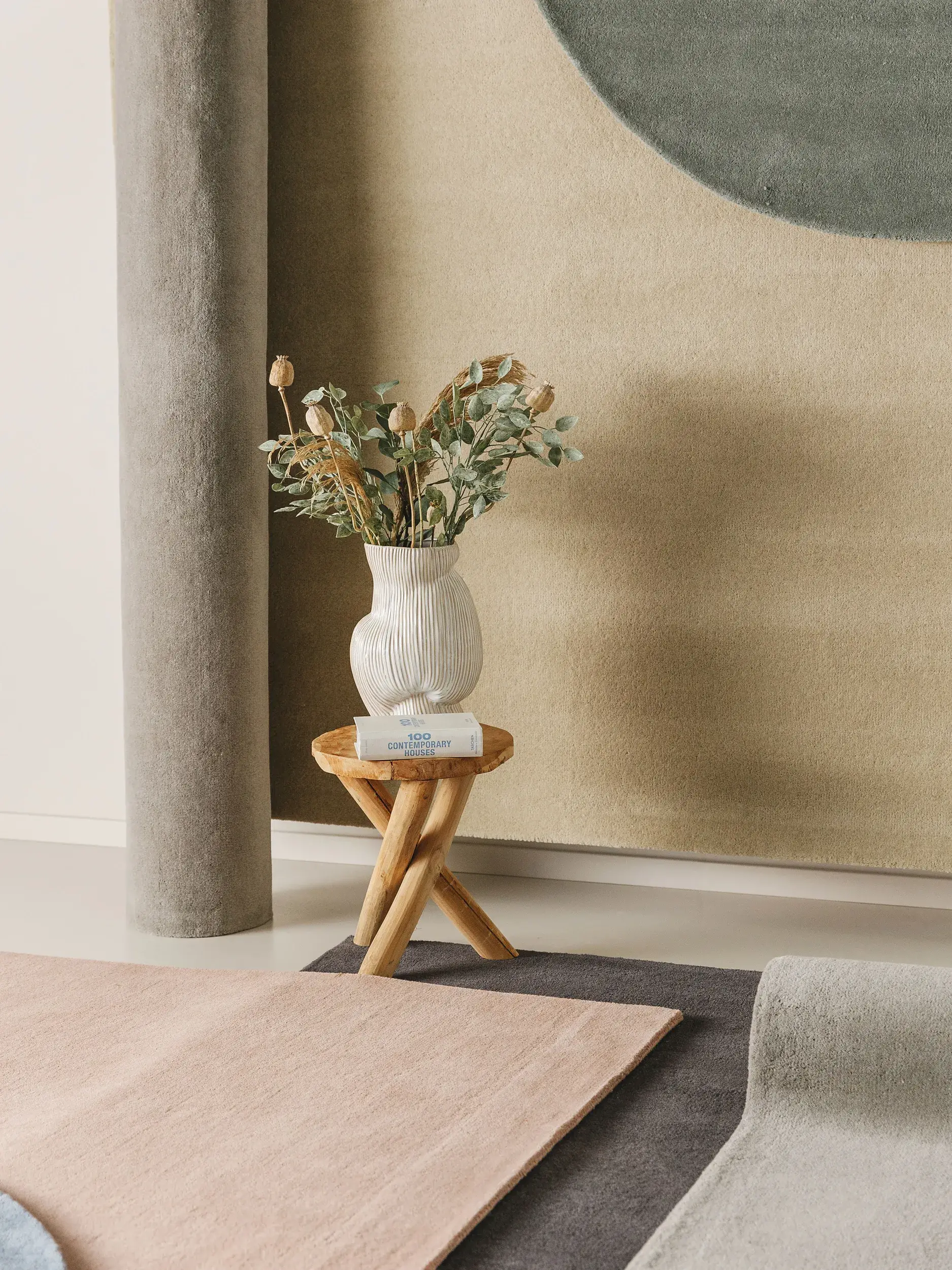 Teppich aus 100% Wolle in Grau mit 100% Wolle hohem Flor von benuta Nest