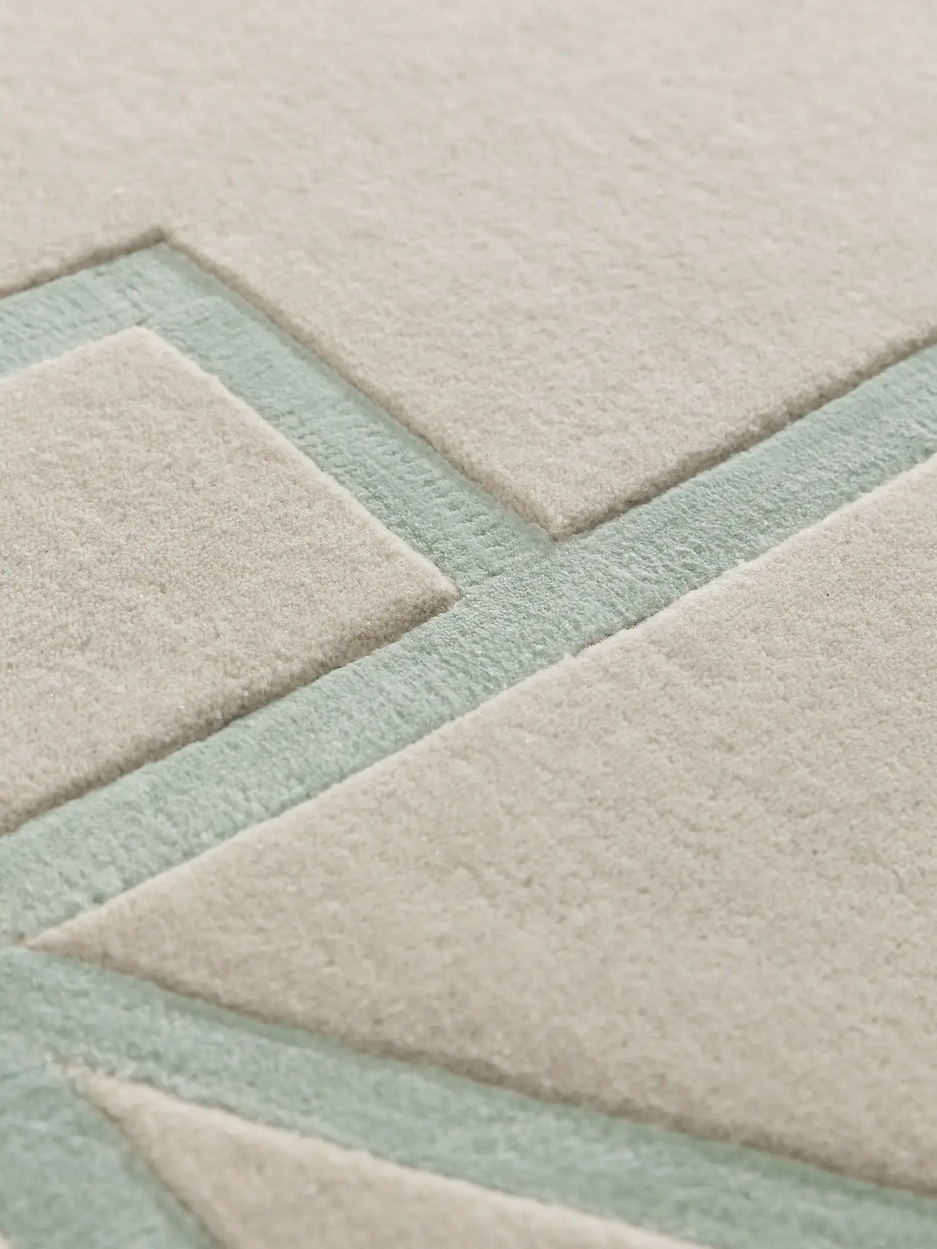 Teppich aus 80% Wolle, 20% Lyocell (Tencel™) in Grün mit 80% Wolle, 20% Lyocell (Tencel™) hohem Flor von benuta Finest