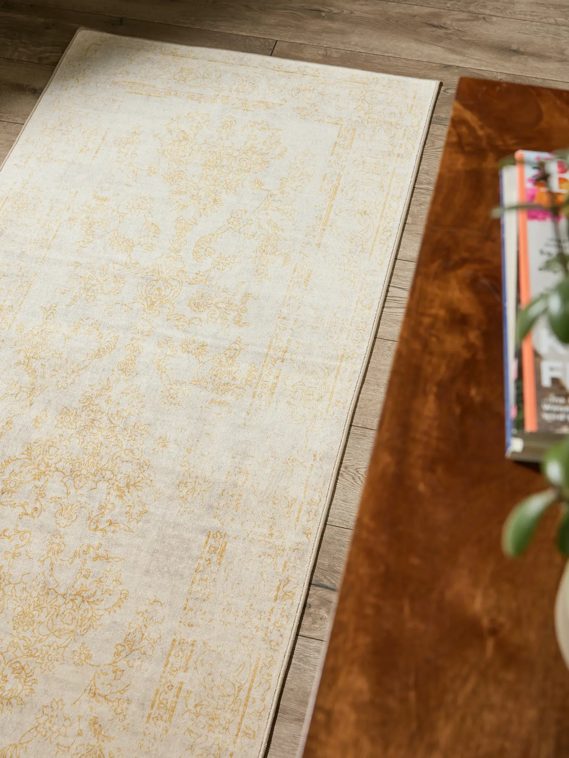 Teppe av 100% Polyester i Beige med 100% Polyester høy lugg fra benuta Nest