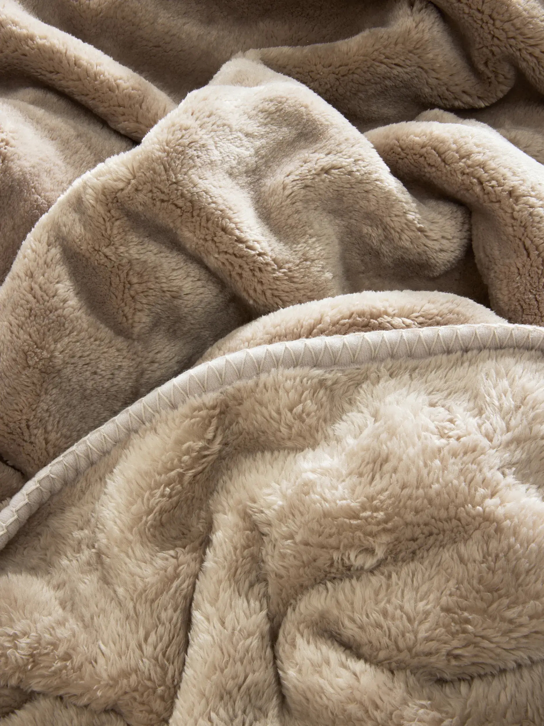 Decke Lux Taupe von benuta Finest