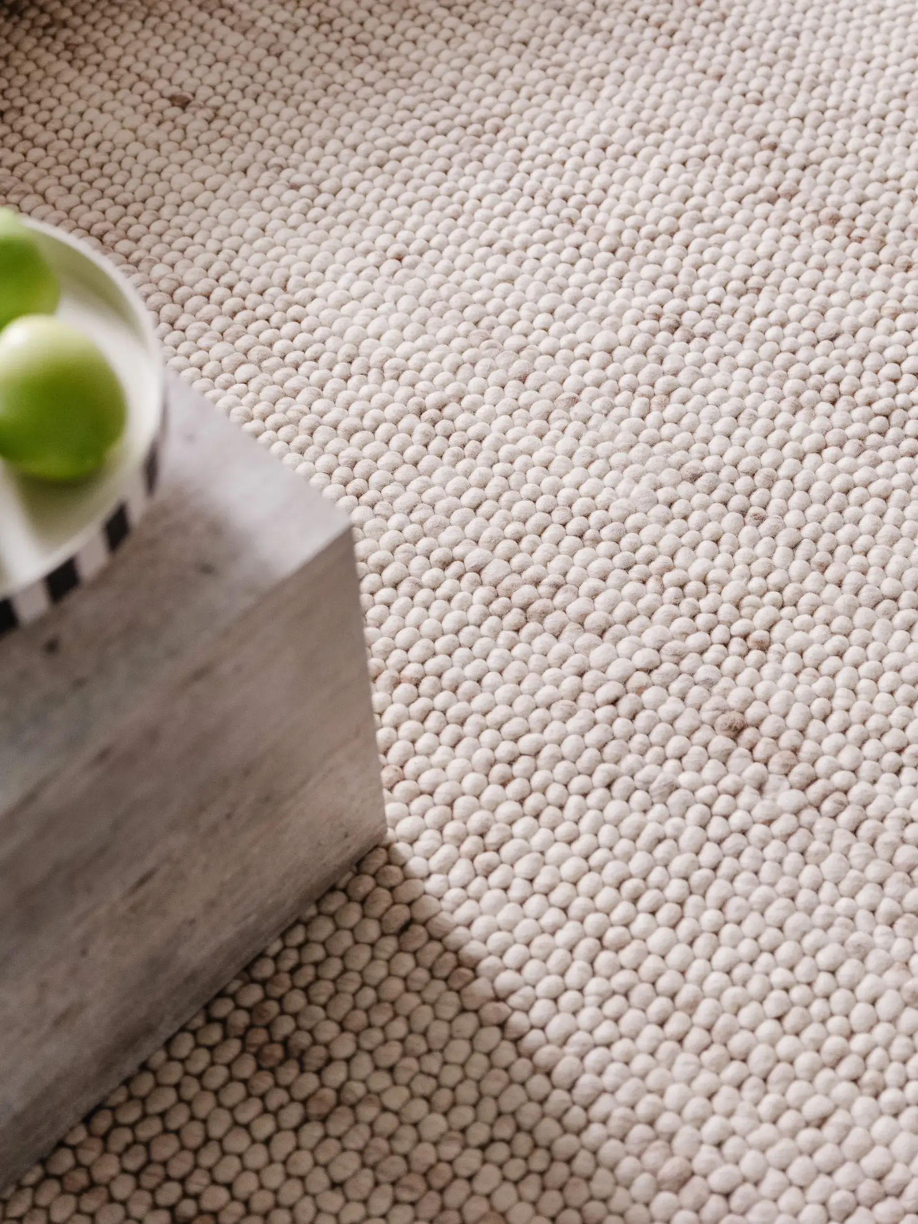 Teppich aus 70% Wolle, 30% Polyester in Beige mit 70% Wolle, 30% Polyester hohem Flor von benuta Pure