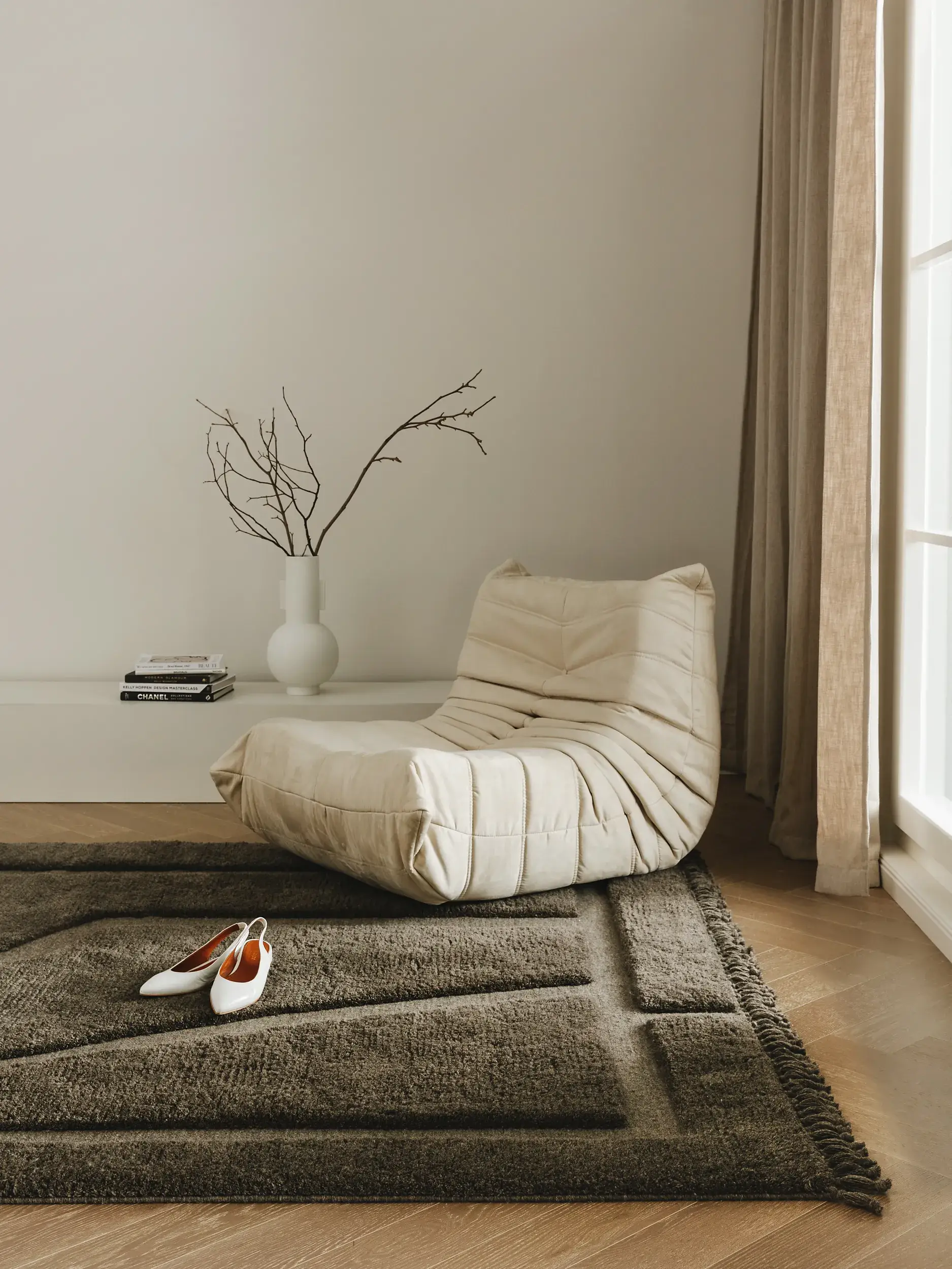 Rug made of 100% Wolle (aus Neuseeland) in Grau with a 100% Wolle (aus Neuseeland) high pile by benuta Finest
