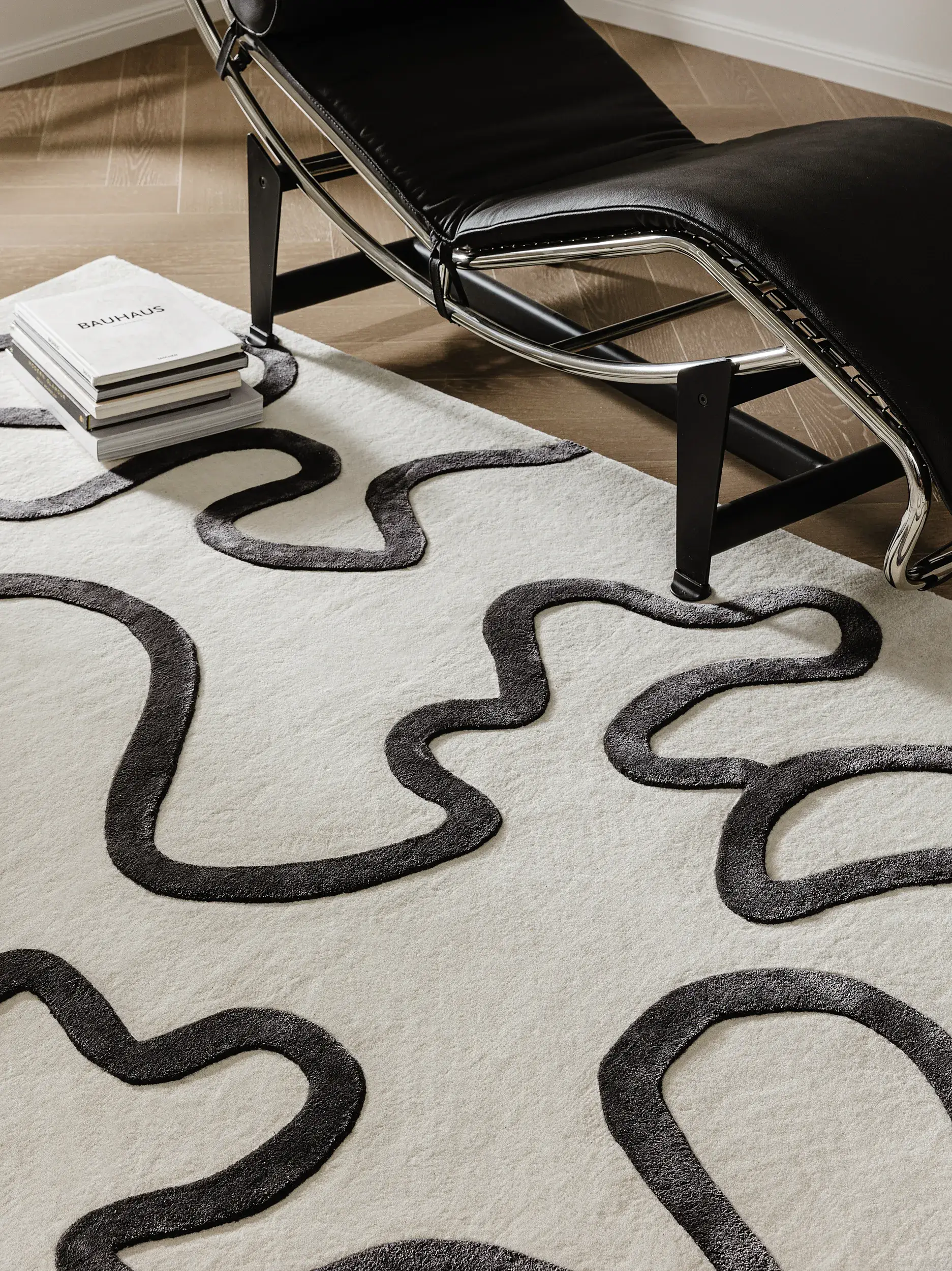 Tappeto di 75% Lana, 25% Lyocell (Tencel™) in Bianco/Nero con pelo alto 75% Lana, 25% Lyocell (Tencel™) da benuta Finest
