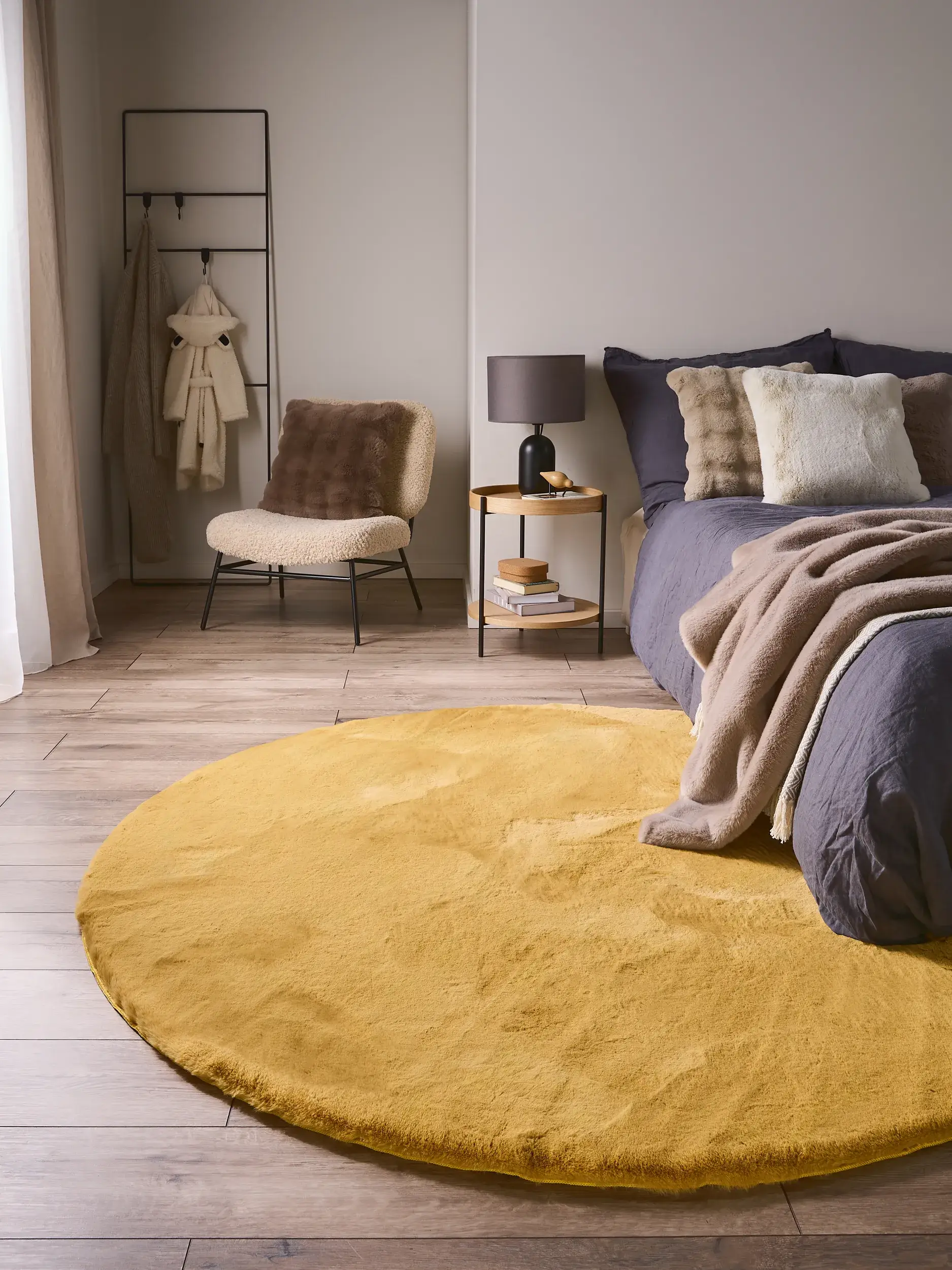 Rug Dave made of 100% Polyester in Yellow by benuta Nest