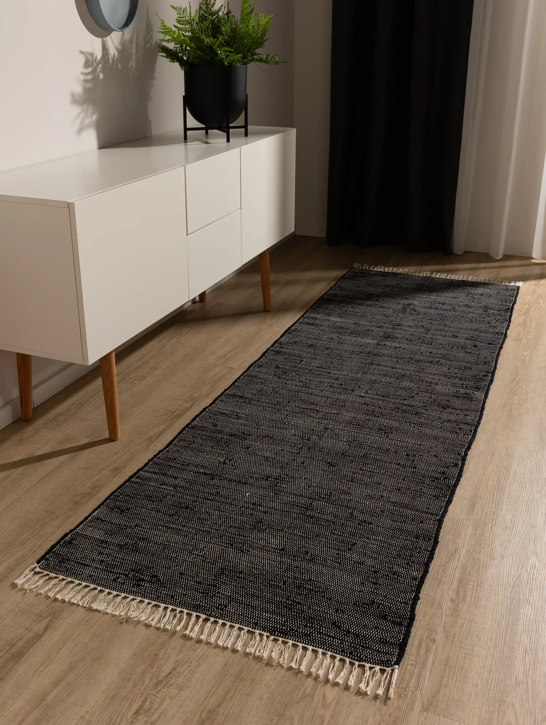 Teppich aus 100% Recycelte Baumwolle in Schwarz mit 100% Recycelte Baumwolle hohem Flor von benuta Basic