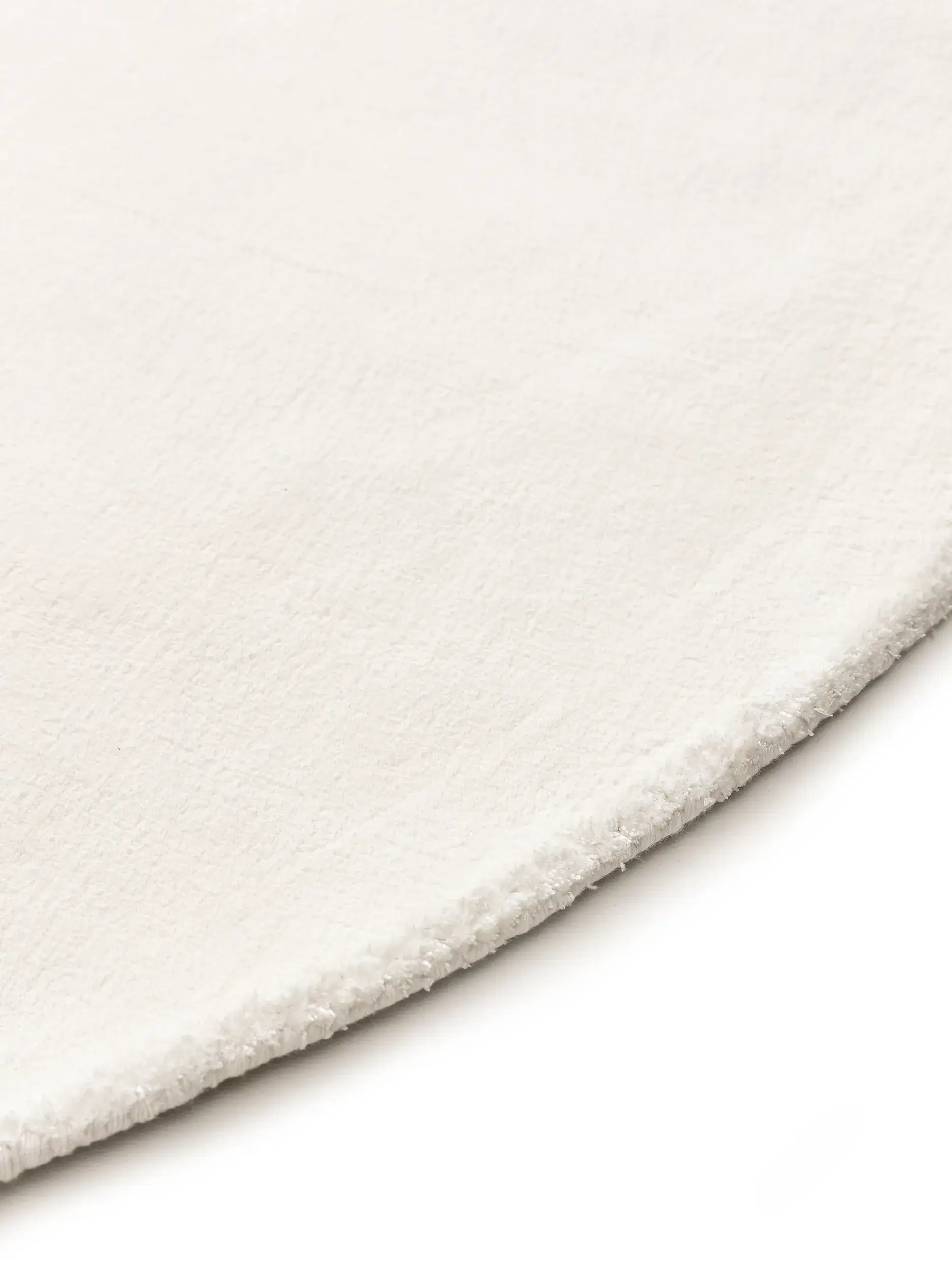 Teppich aus 100% Viskose in Grau mit 100% Viskose hohem Flor von benuta Pure