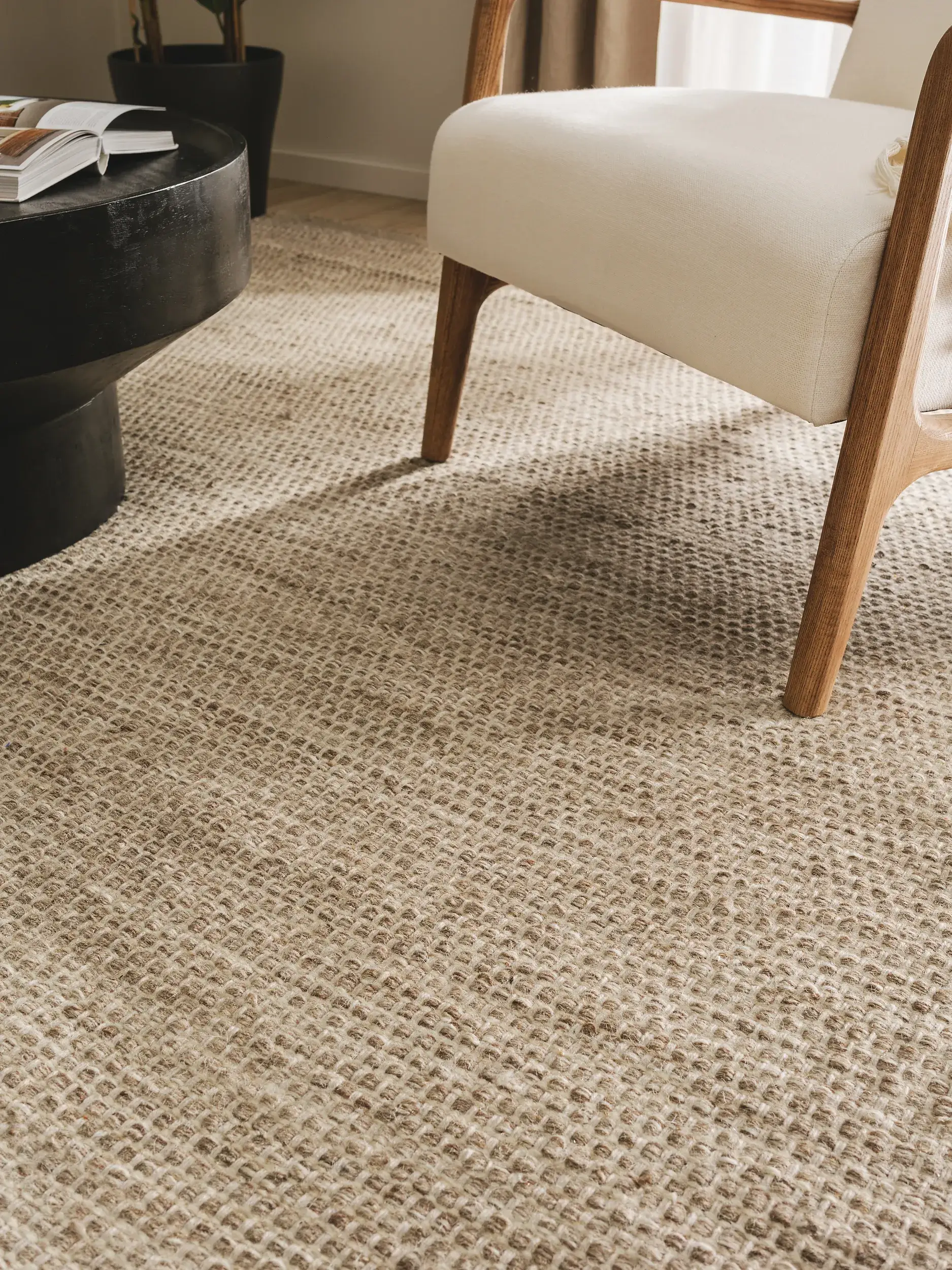 Teppich aus 80% Wolle, 20% Baumwolle in Taupe mit 80% Wolle, 20% Baumwolle hohem Flor von benuta Pure
